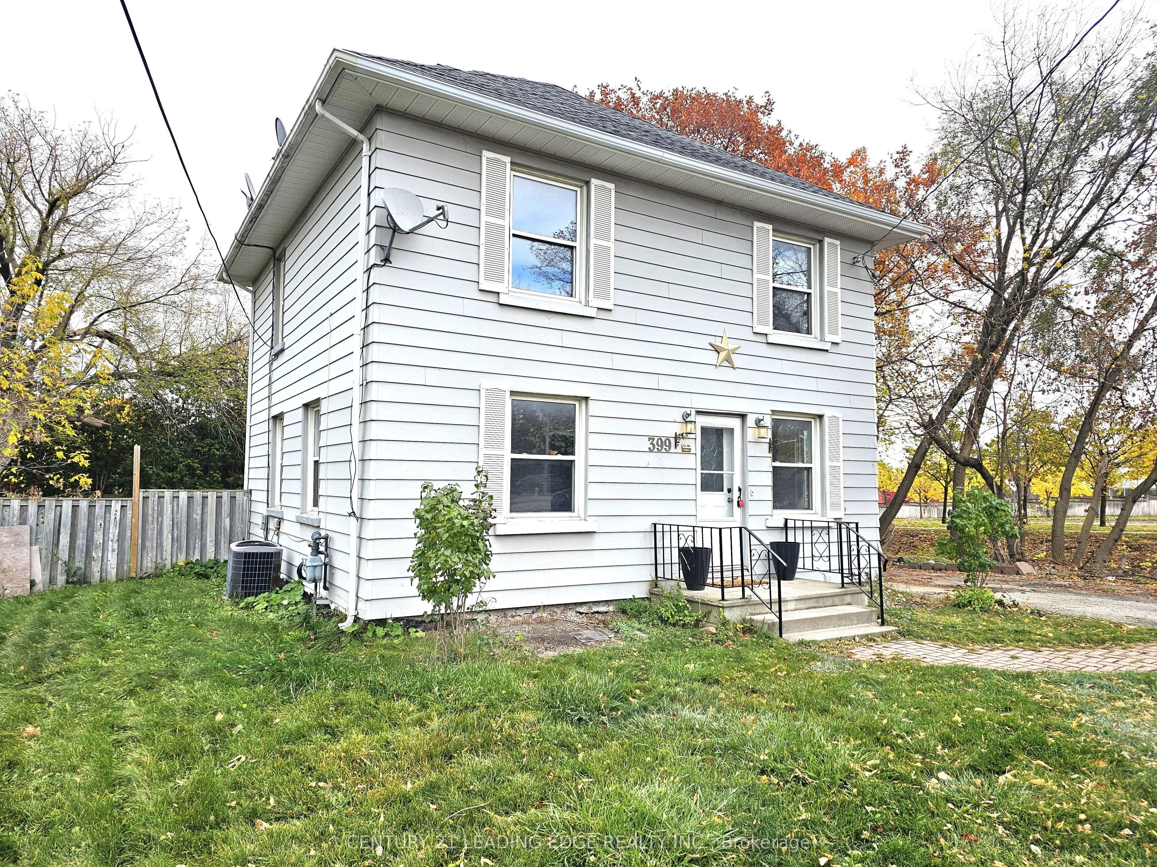 399 The Queensway South