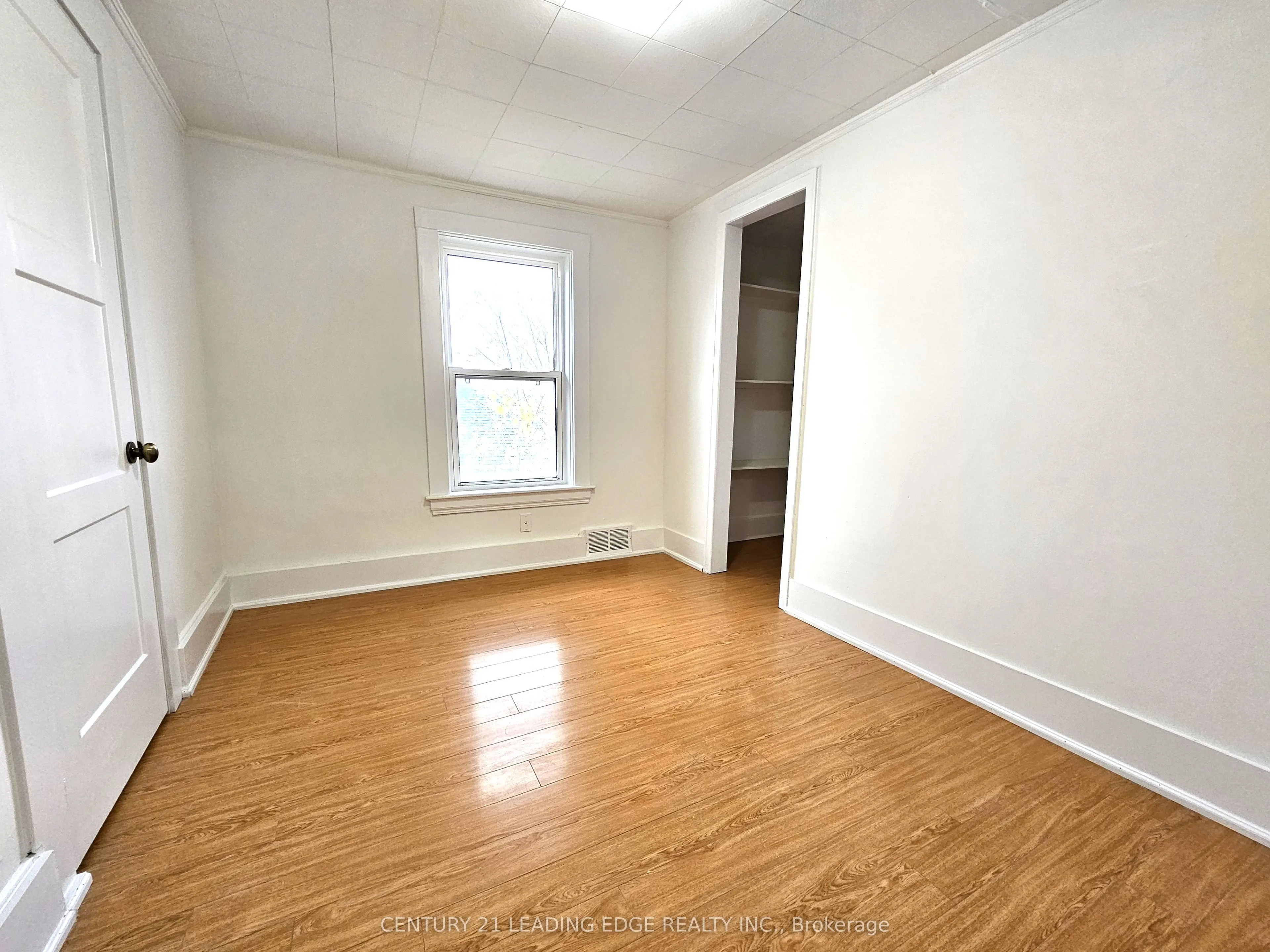 399 The Queensway South