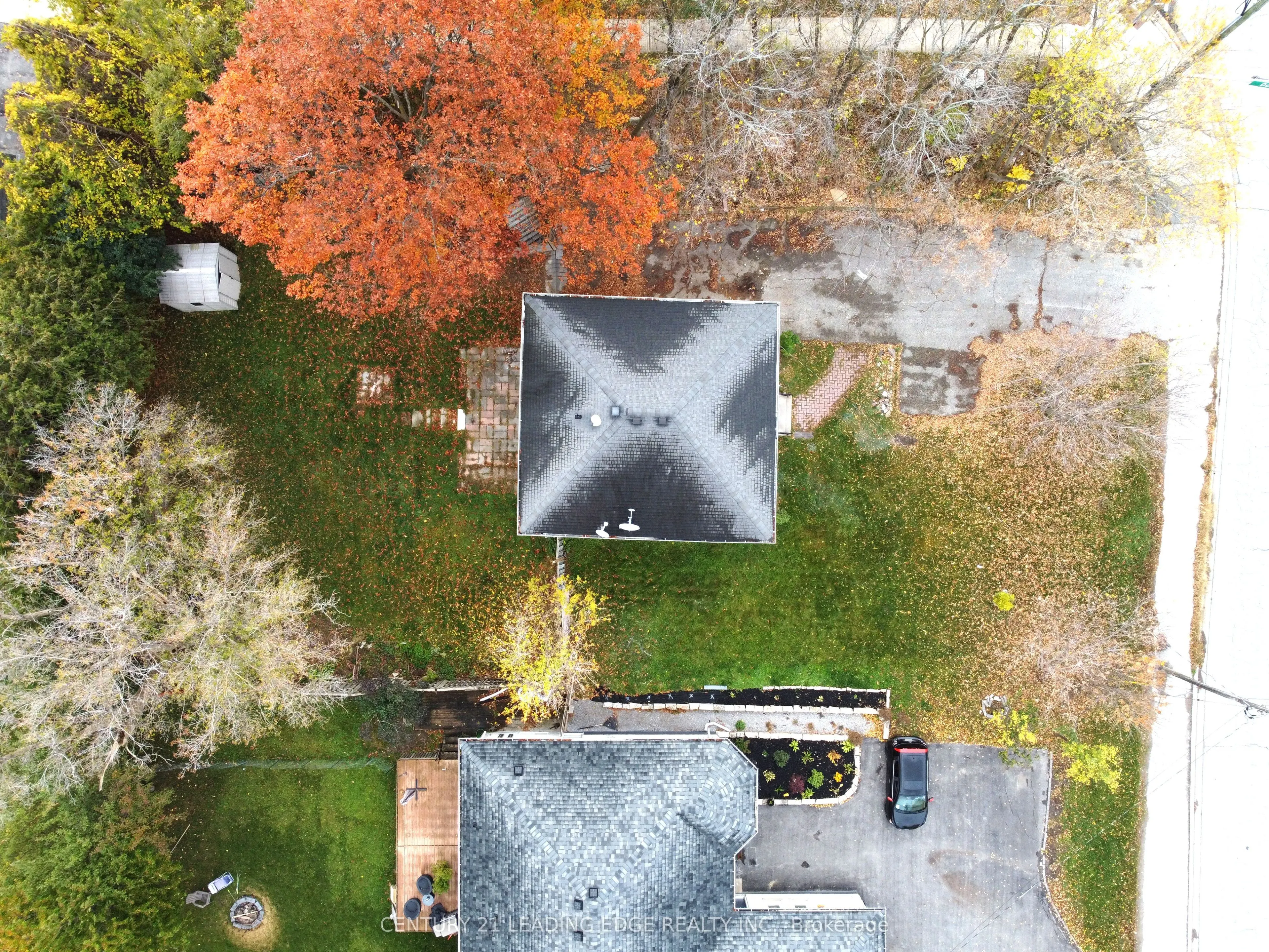 399 The Queensway South