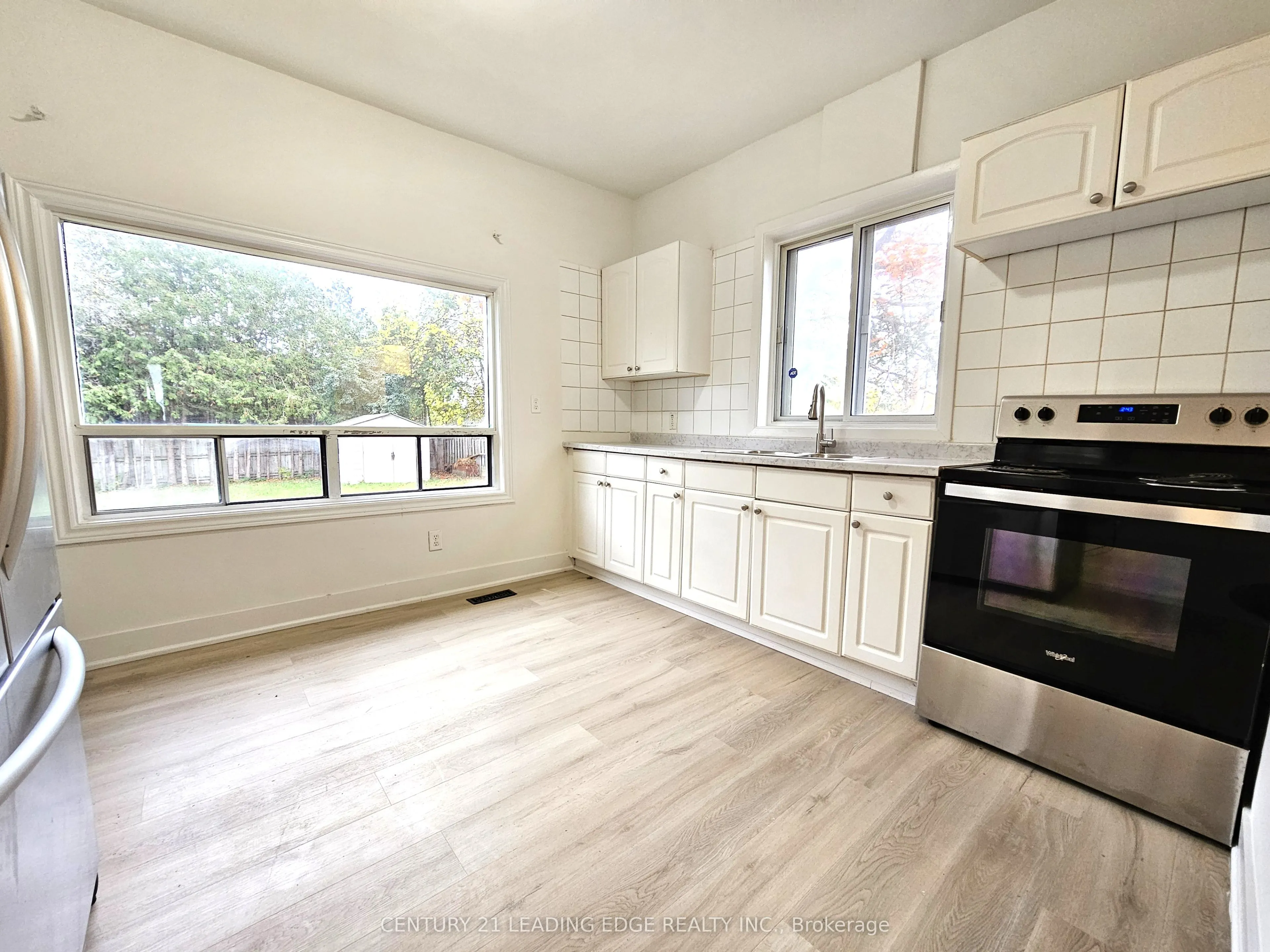 399 The Queensway South