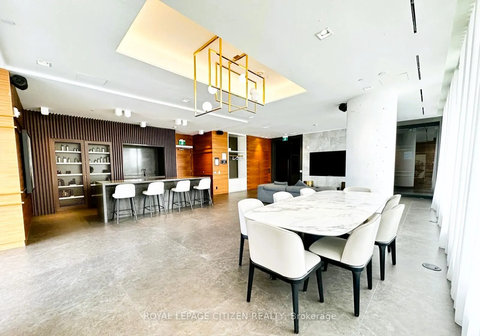 898 Portage Parkway, #905