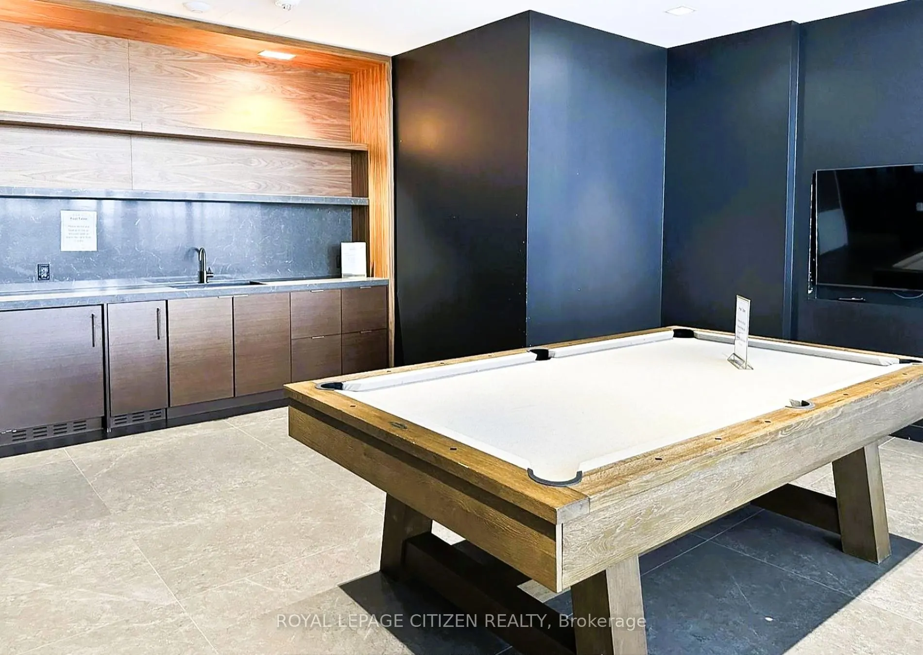 898 Portage Parkway, #905