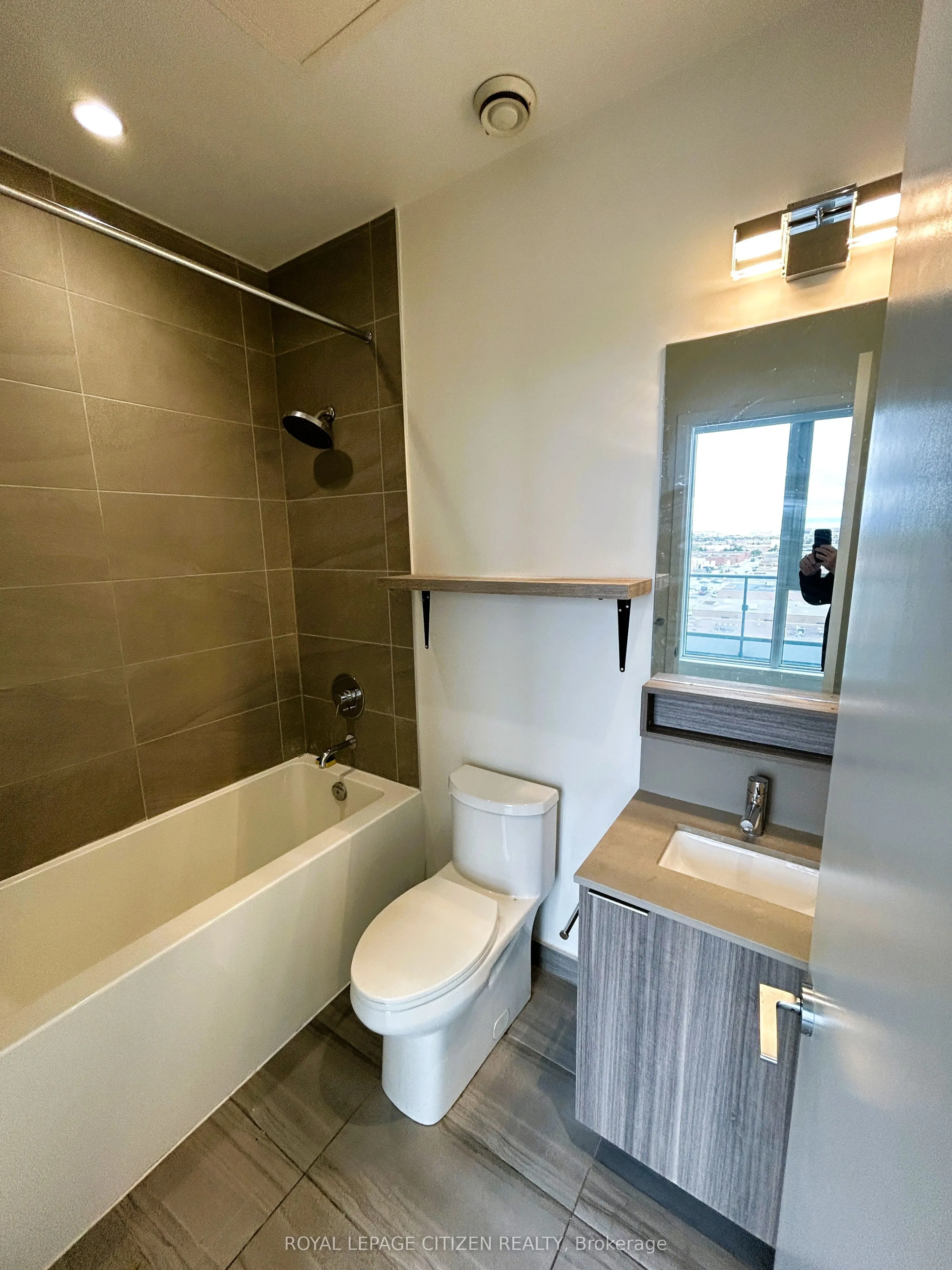 898 Portage Parkway, #905