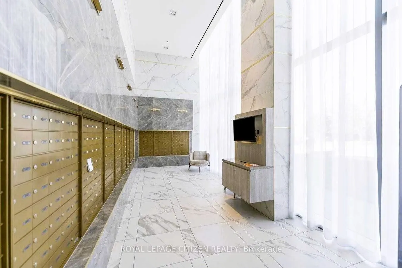 898 Portage Parkway, #905