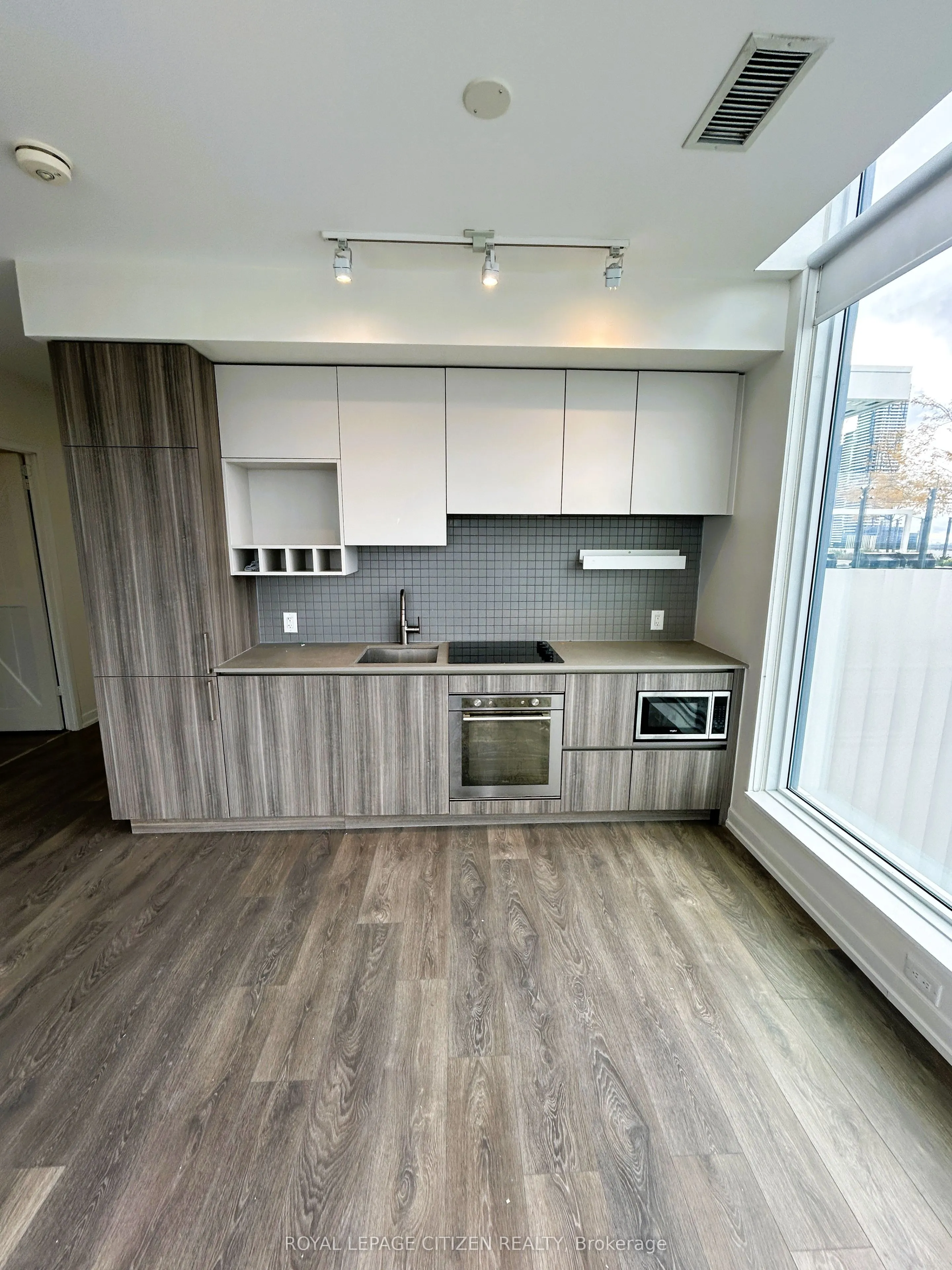 898 Portage Parkway, #905