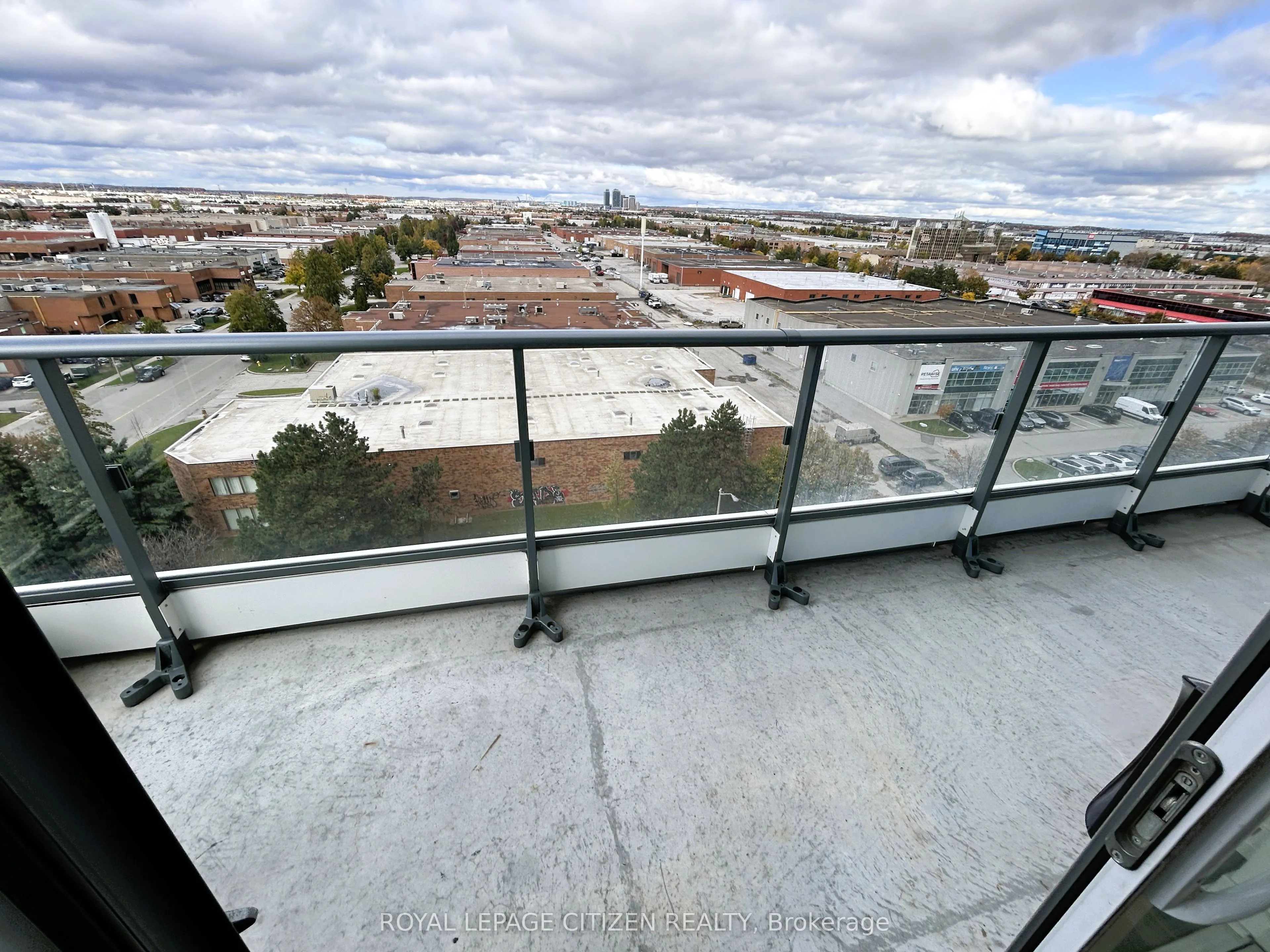 898 Portage Parkway, #905