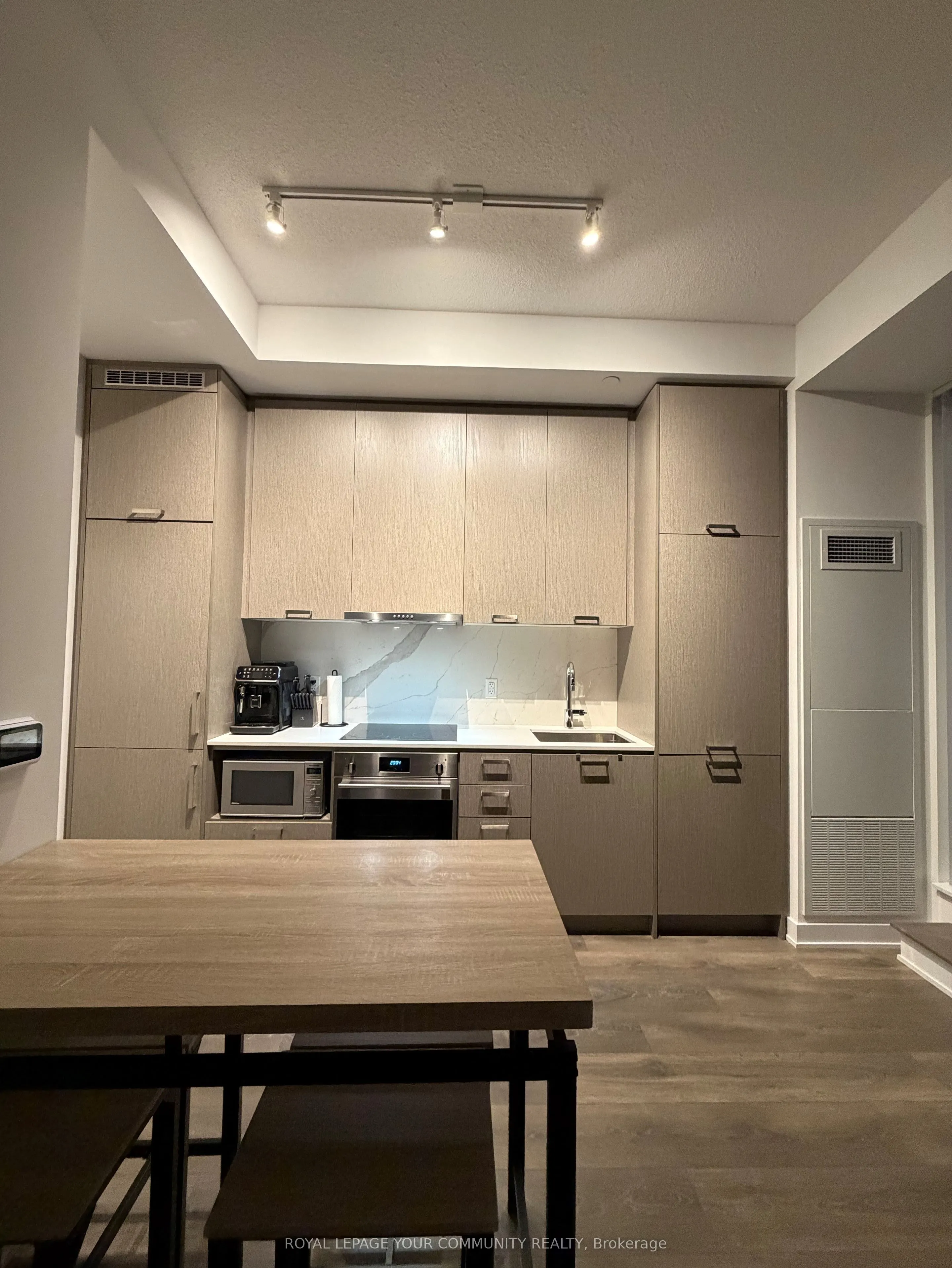 10 Honeycrisp Crescent, #1209