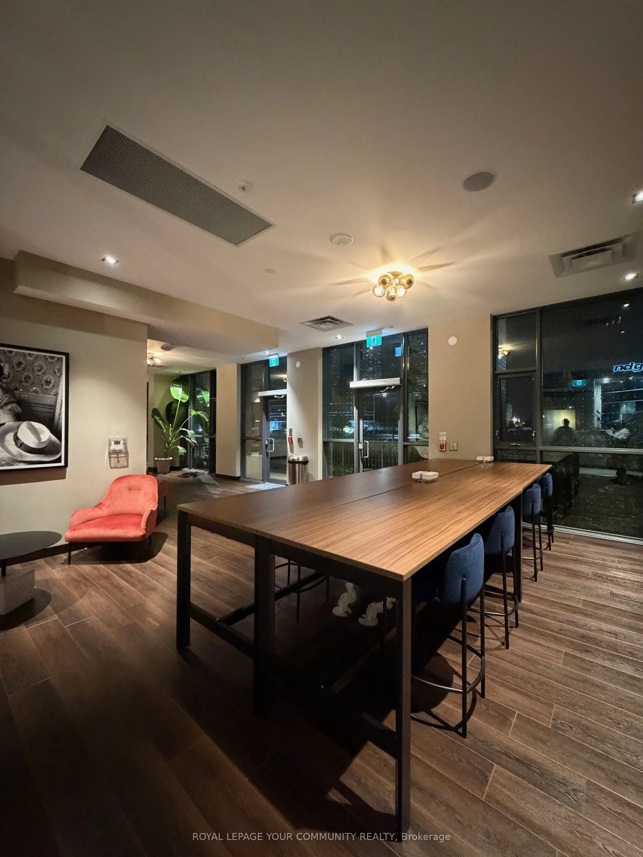 10 Honeycrisp Crescent, #1209