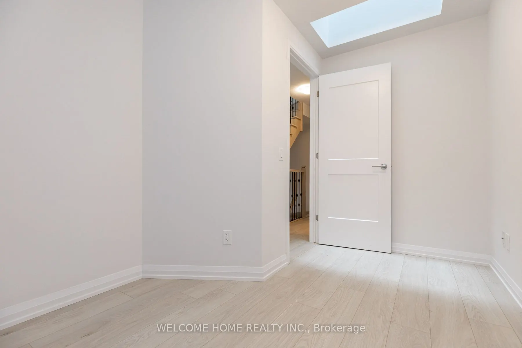 1050 Portage Parkway, #Th30