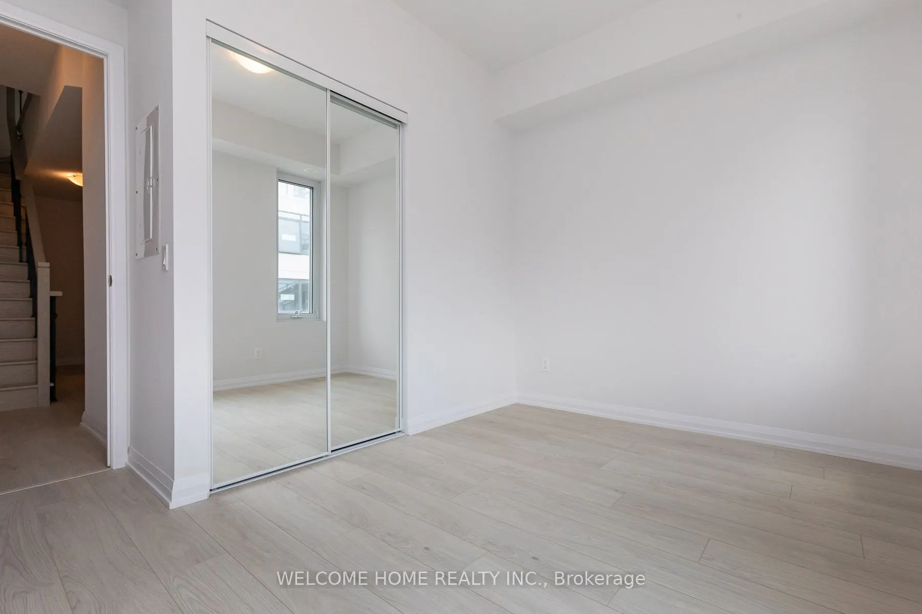 1050 Portage Parkway, #Th30