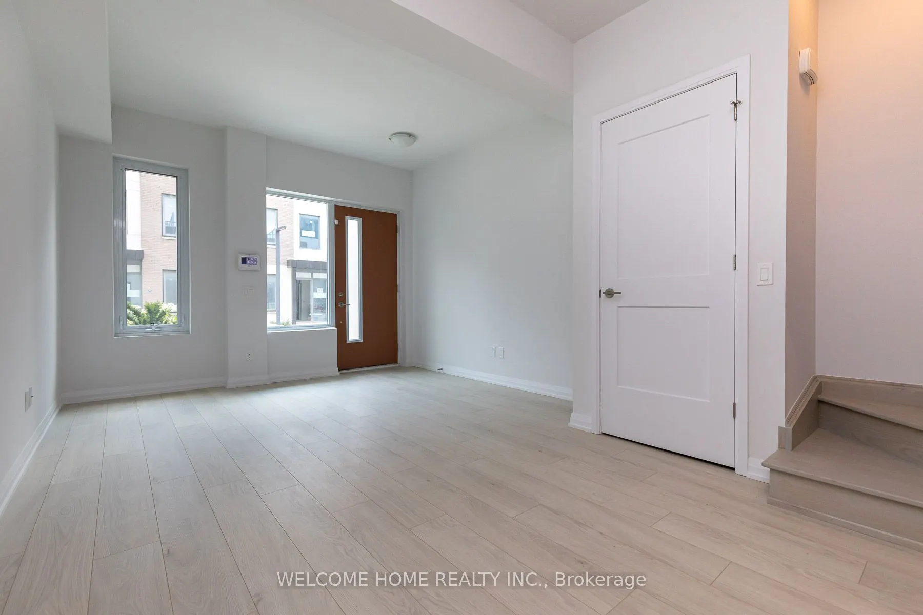 1050 Portage Parkway, #Th30