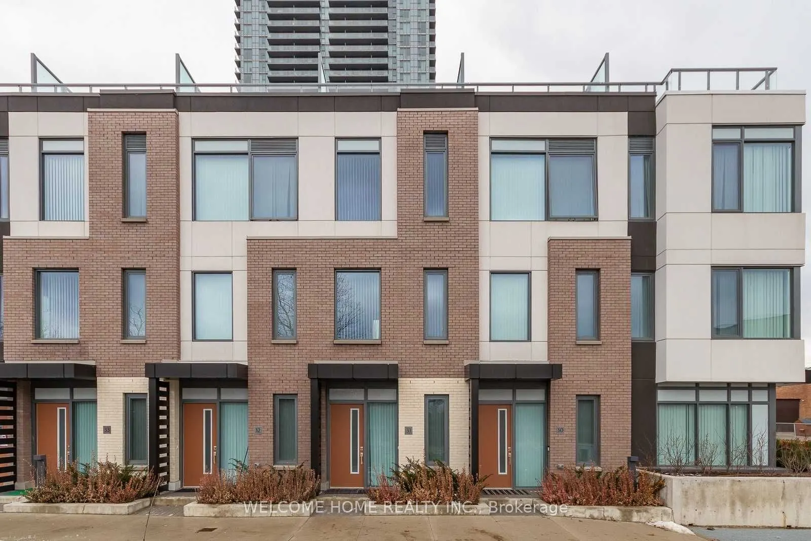 1050 Portage Parkway, #Th30