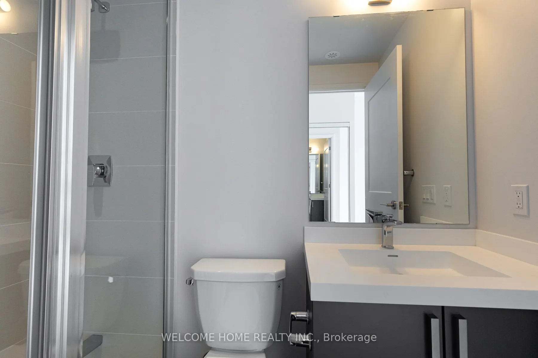 1050 Portage Parkway, #Th30