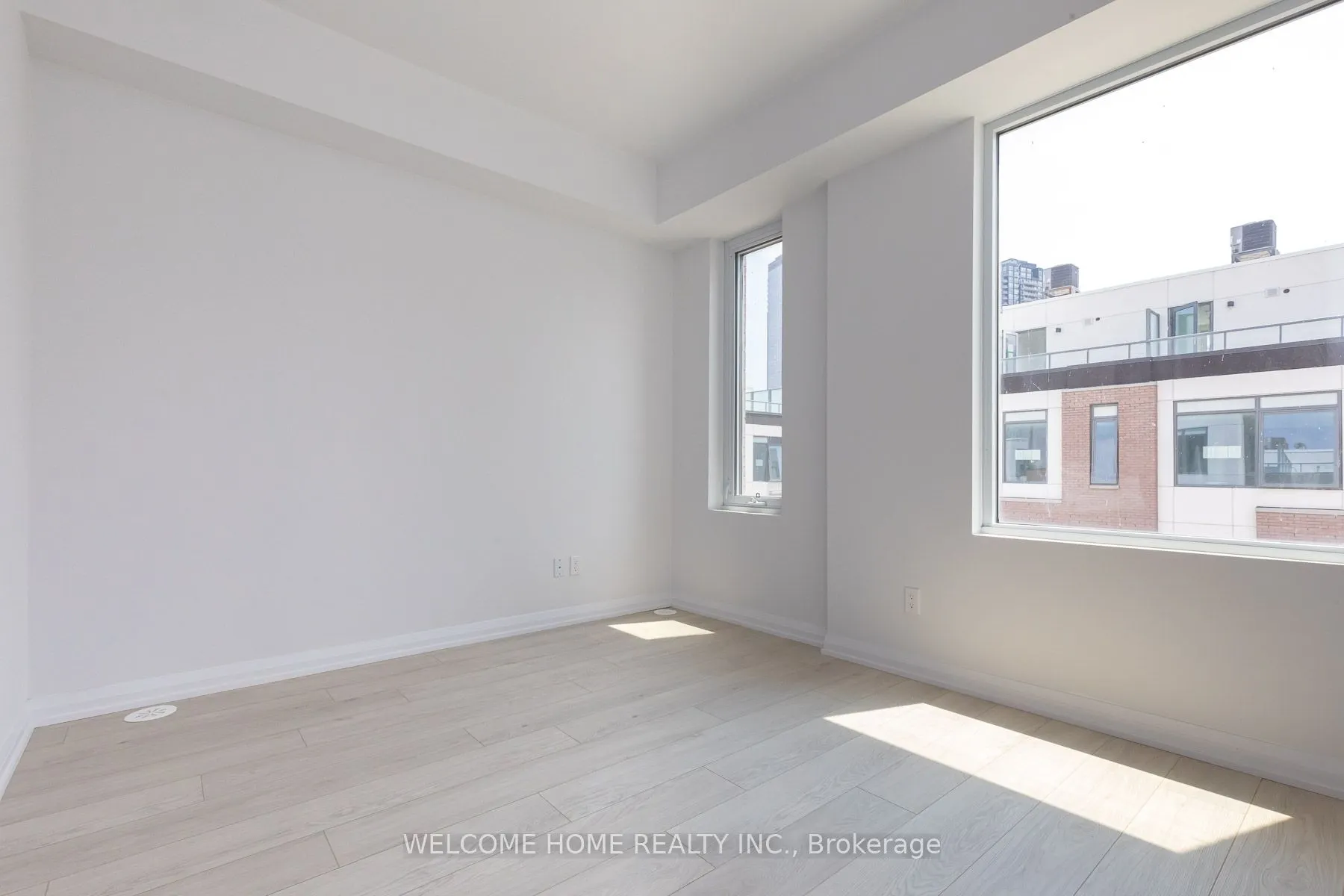 1050 Portage Parkway, #Th30