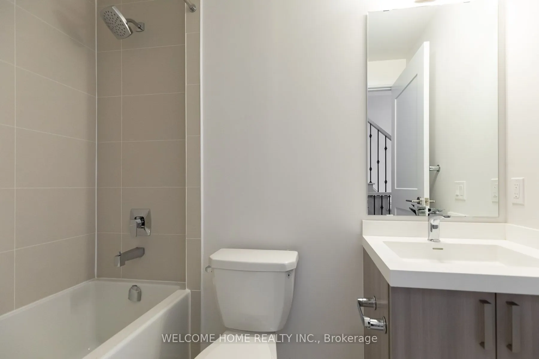 1050 Portage Parkway, #Th30