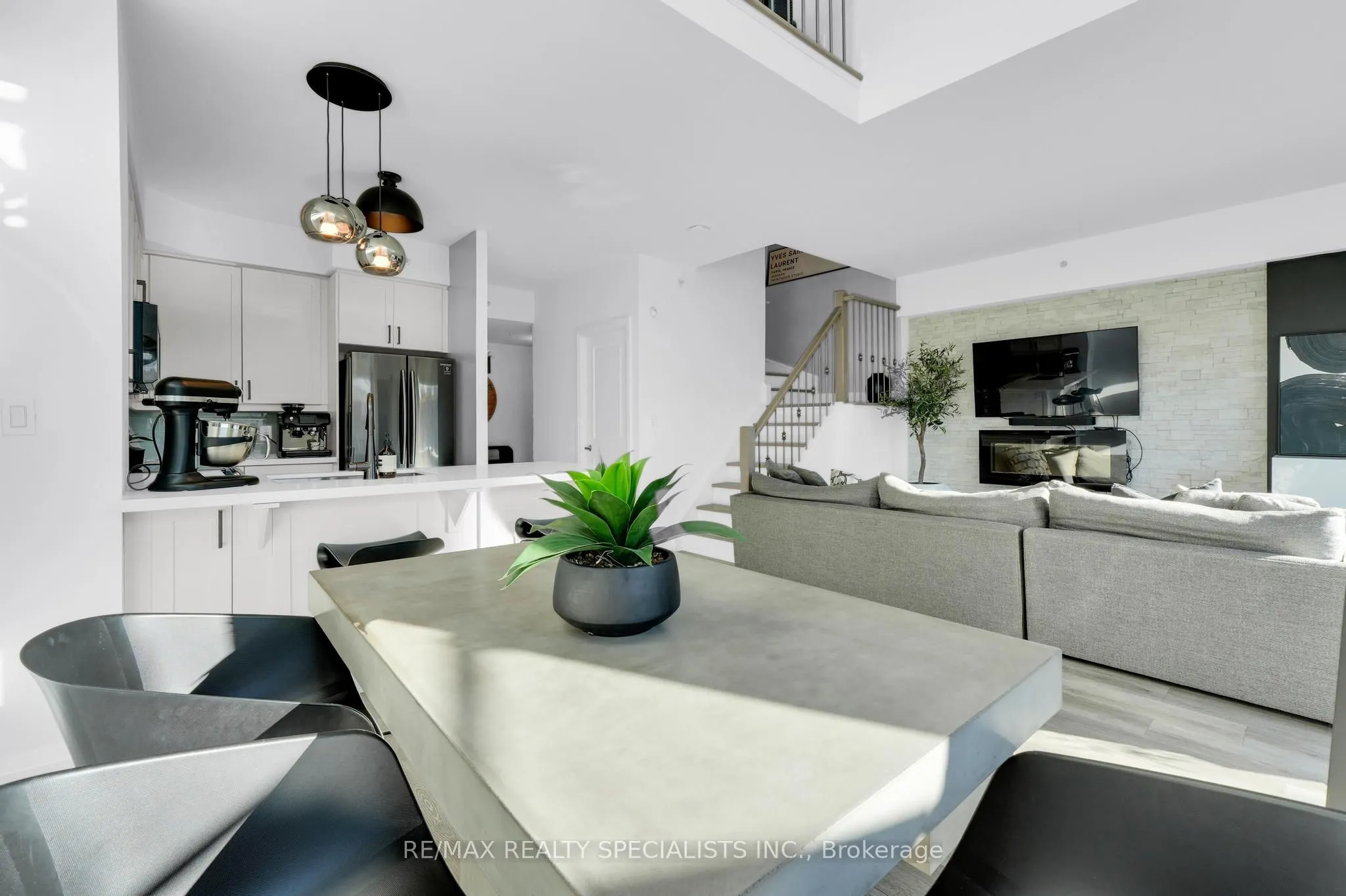 24 Woodstream Boulevard, #105