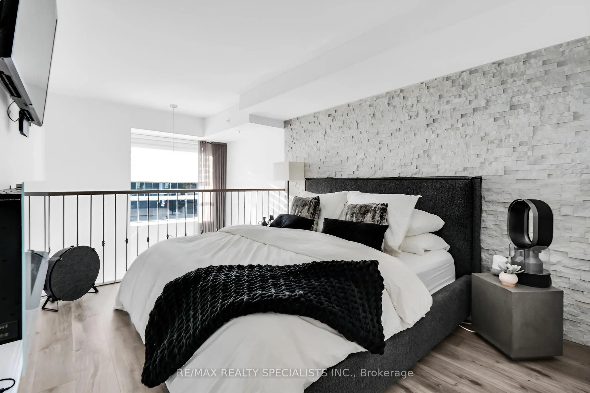 24 Woodstream Boulevard, #105