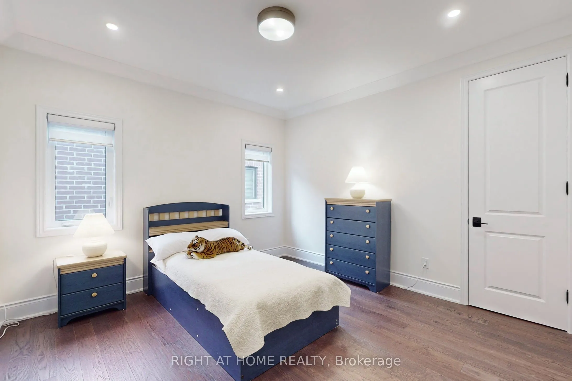 216 Sunset Vista Court E