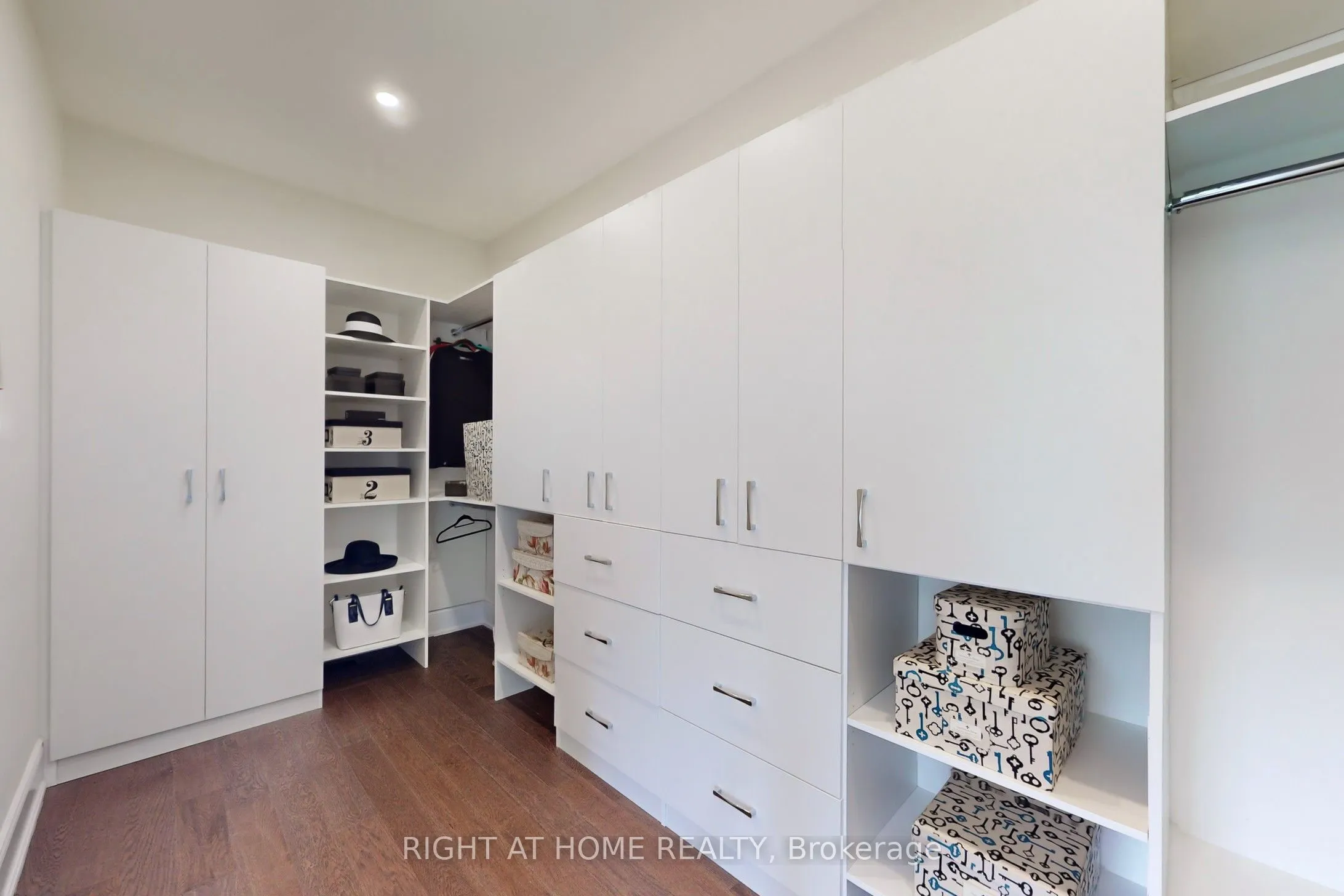 216 Sunset Vista Court E