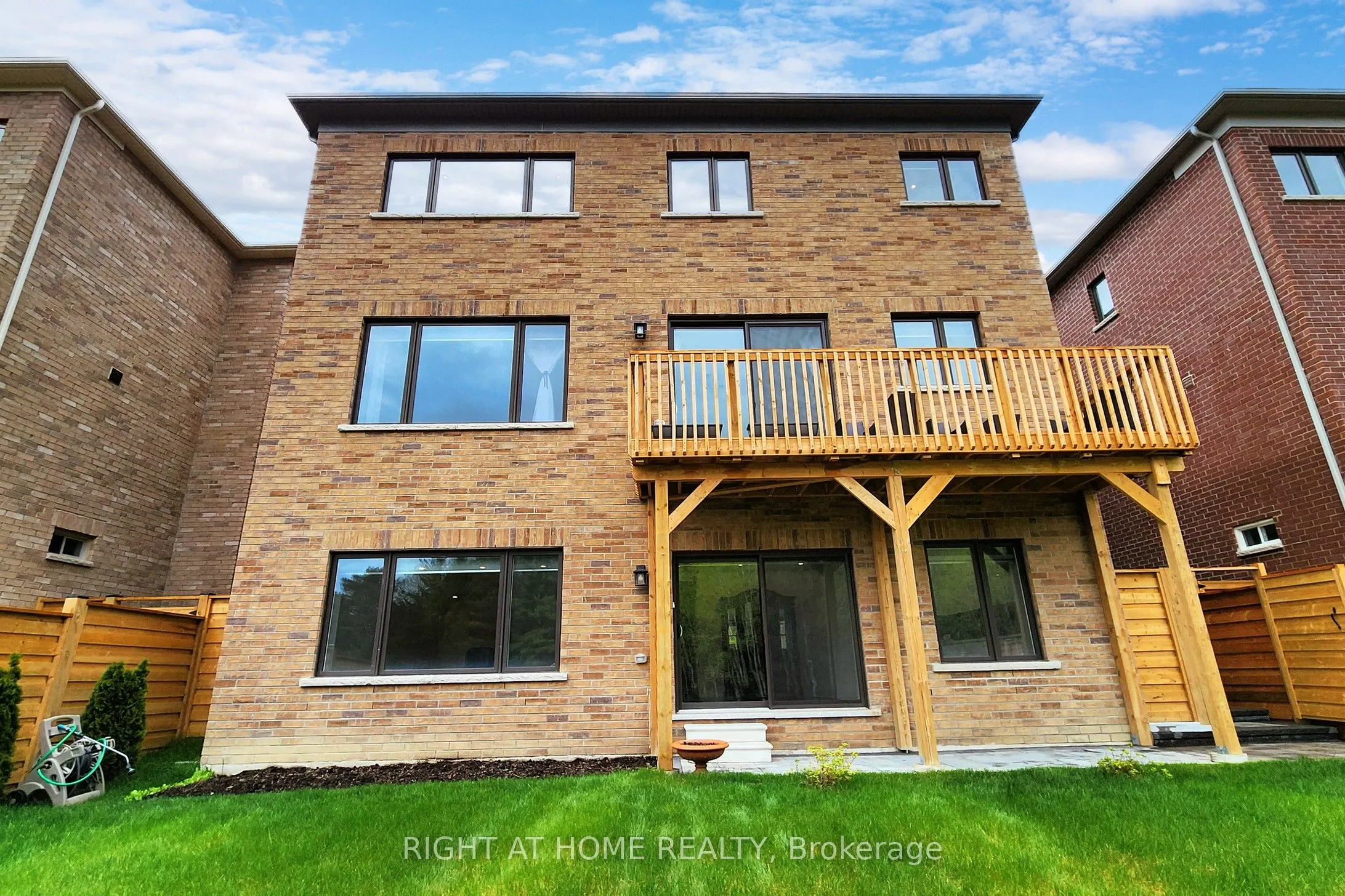 216 Sunset Vista Court E