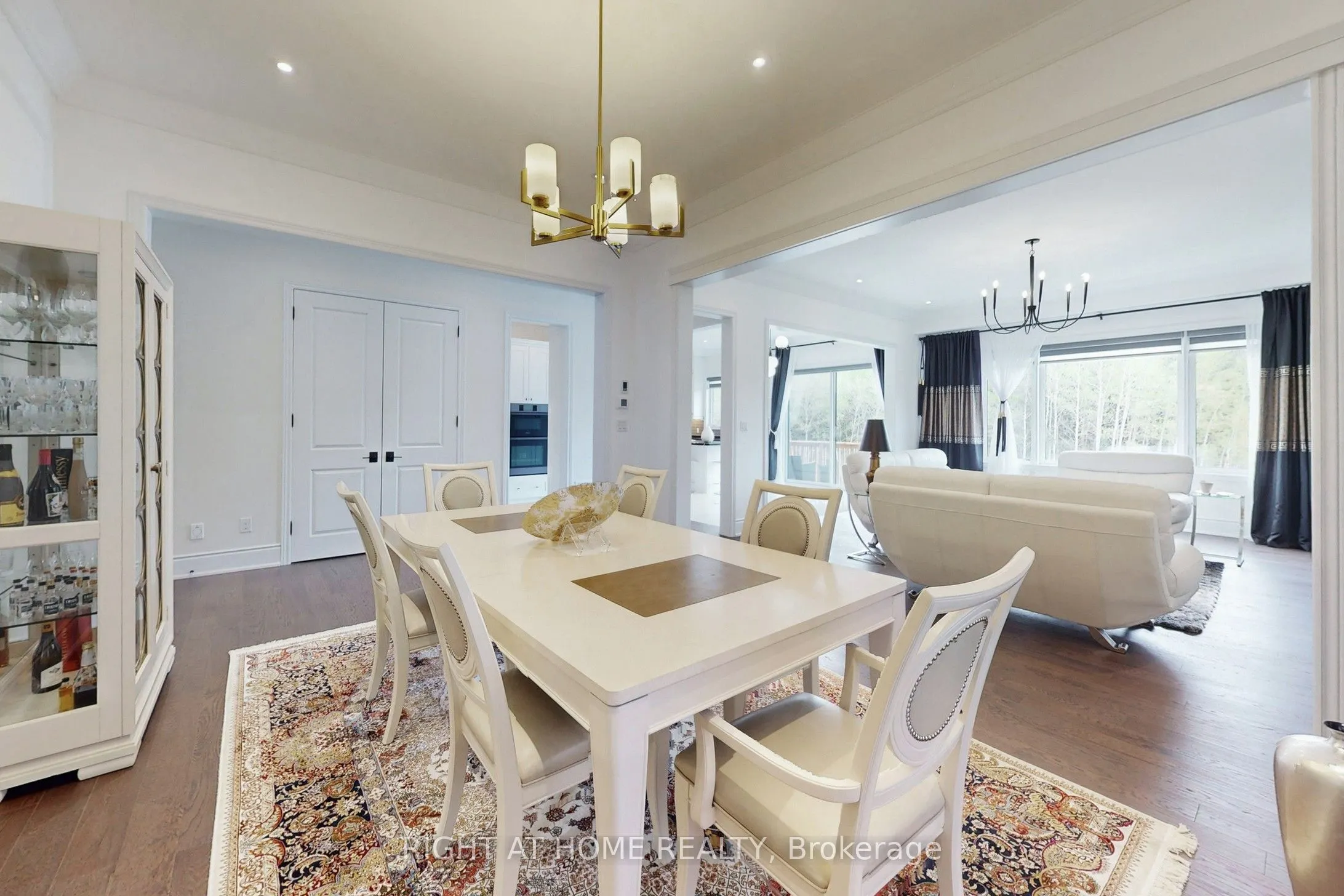 216 Sunset Vista Court E