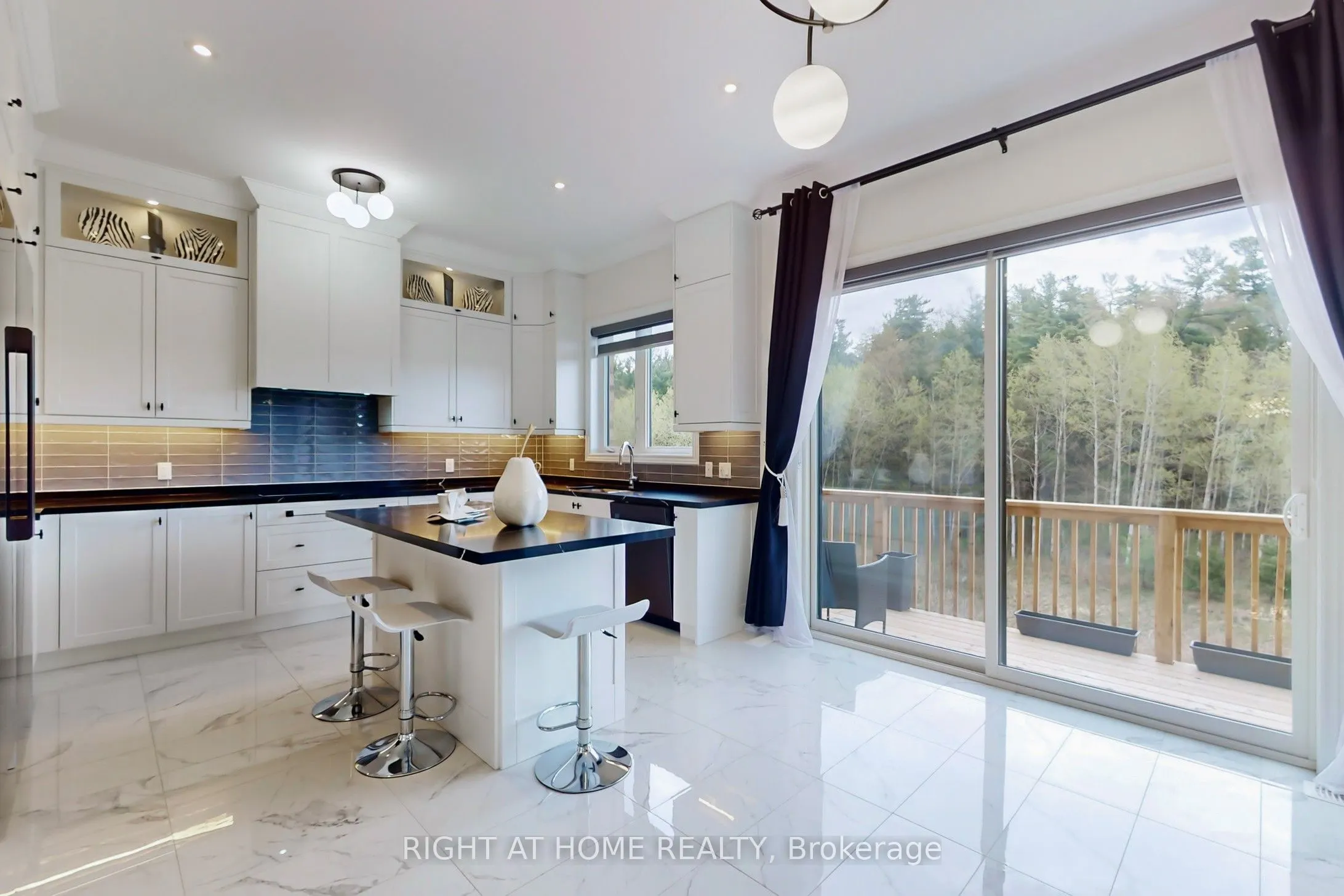 216 Sunset Vista Court E