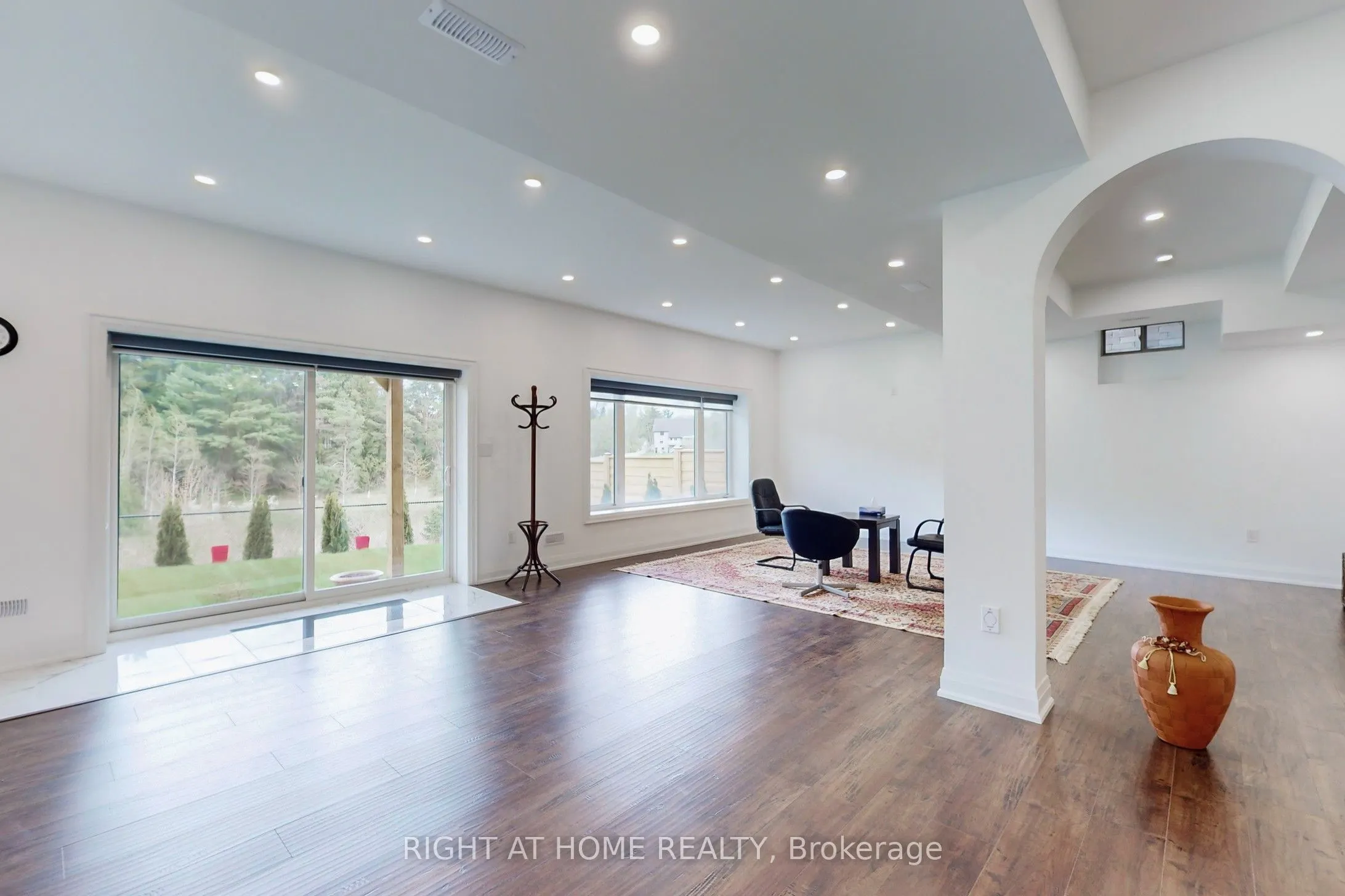 216 Sunset Vista Court E