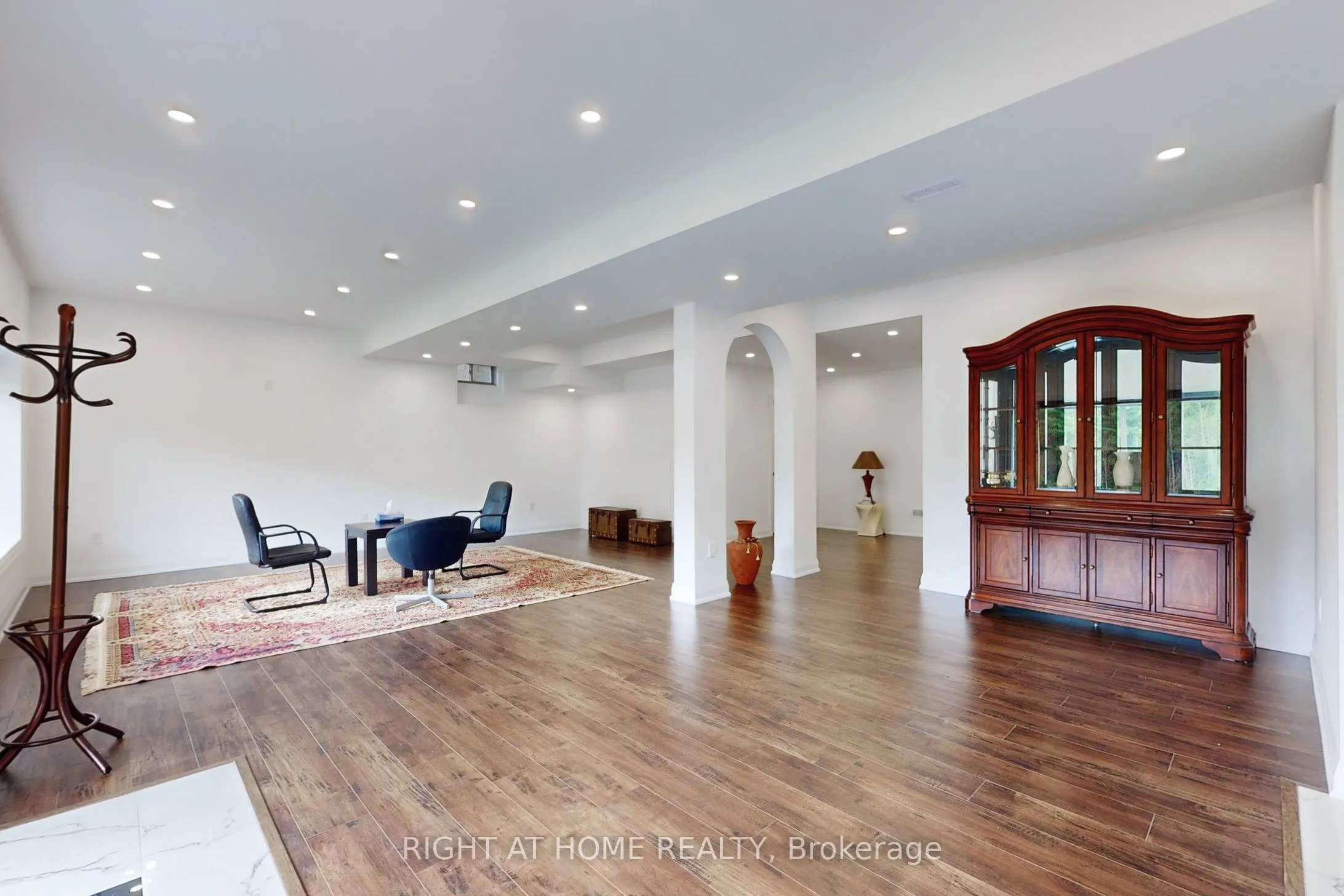 216 Sunset Vista Court E