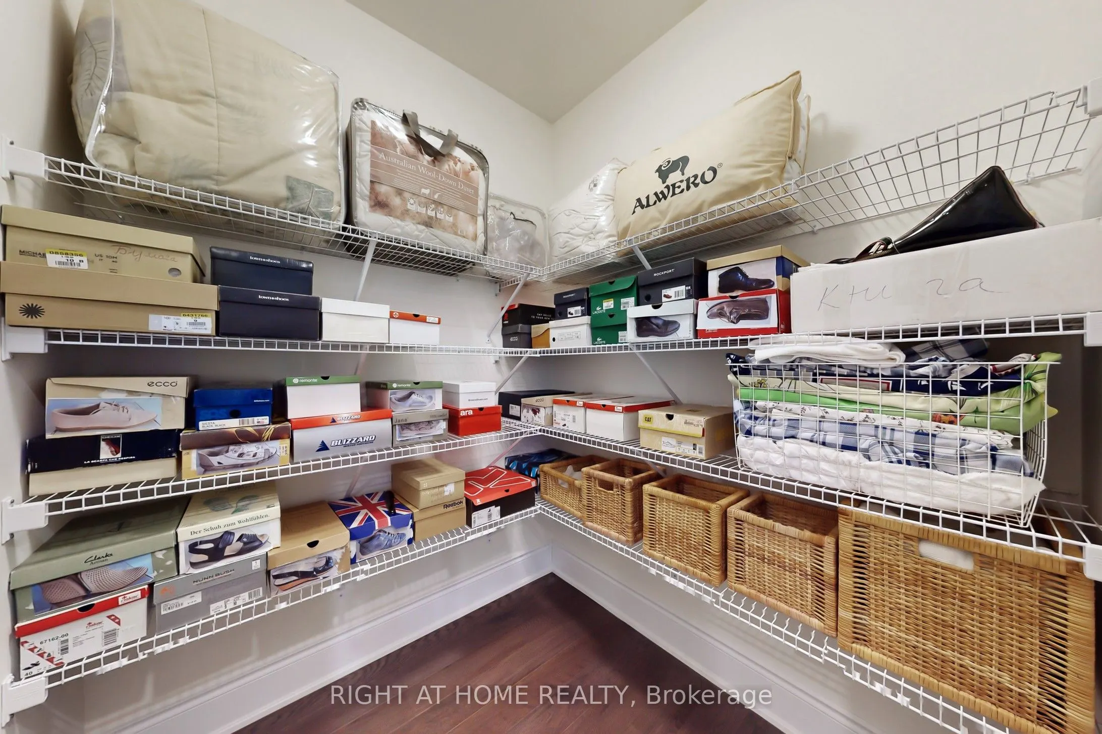 216 Sunset Vista Court E