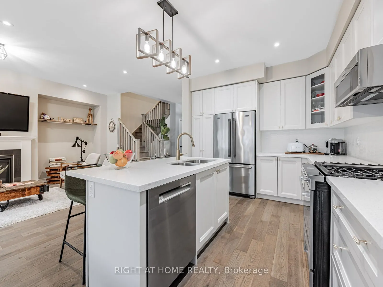 7 Harry Thornton Lane