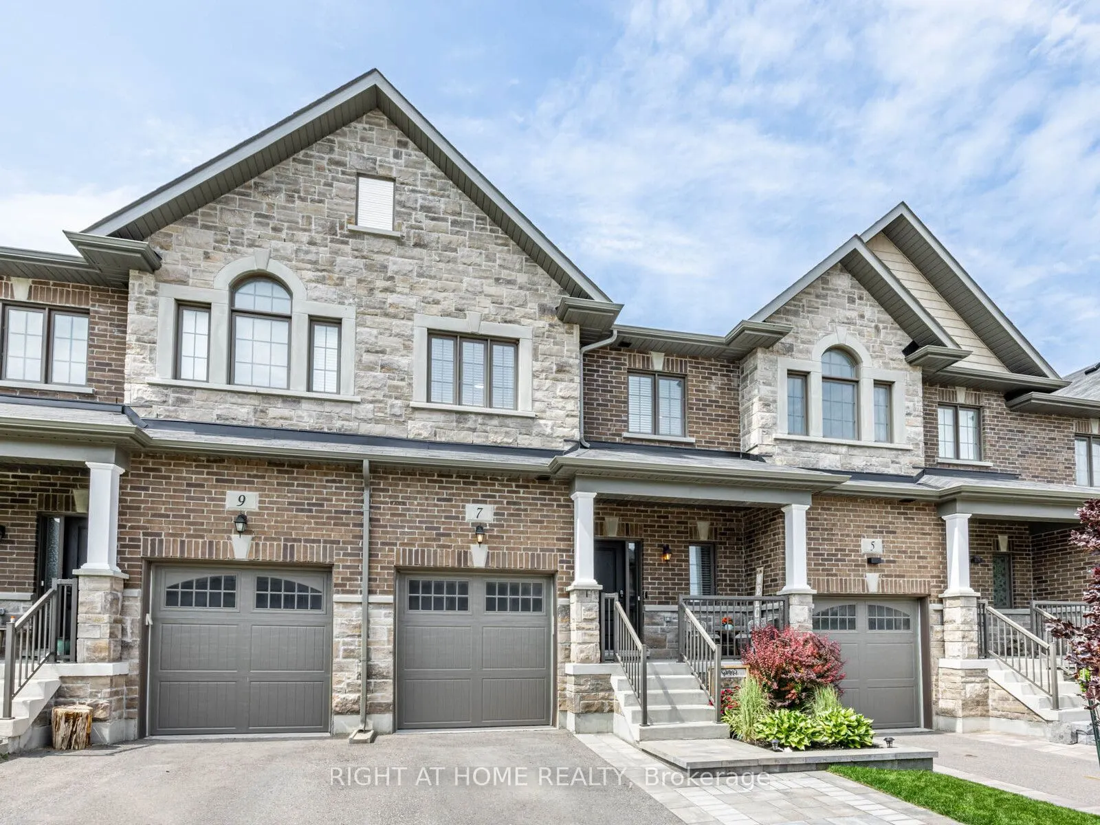 7 Harry Thornton Lane