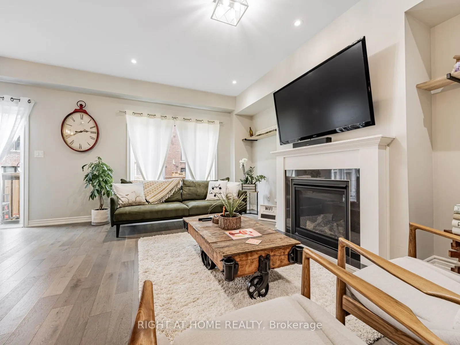 7 Harry Thornton Lane