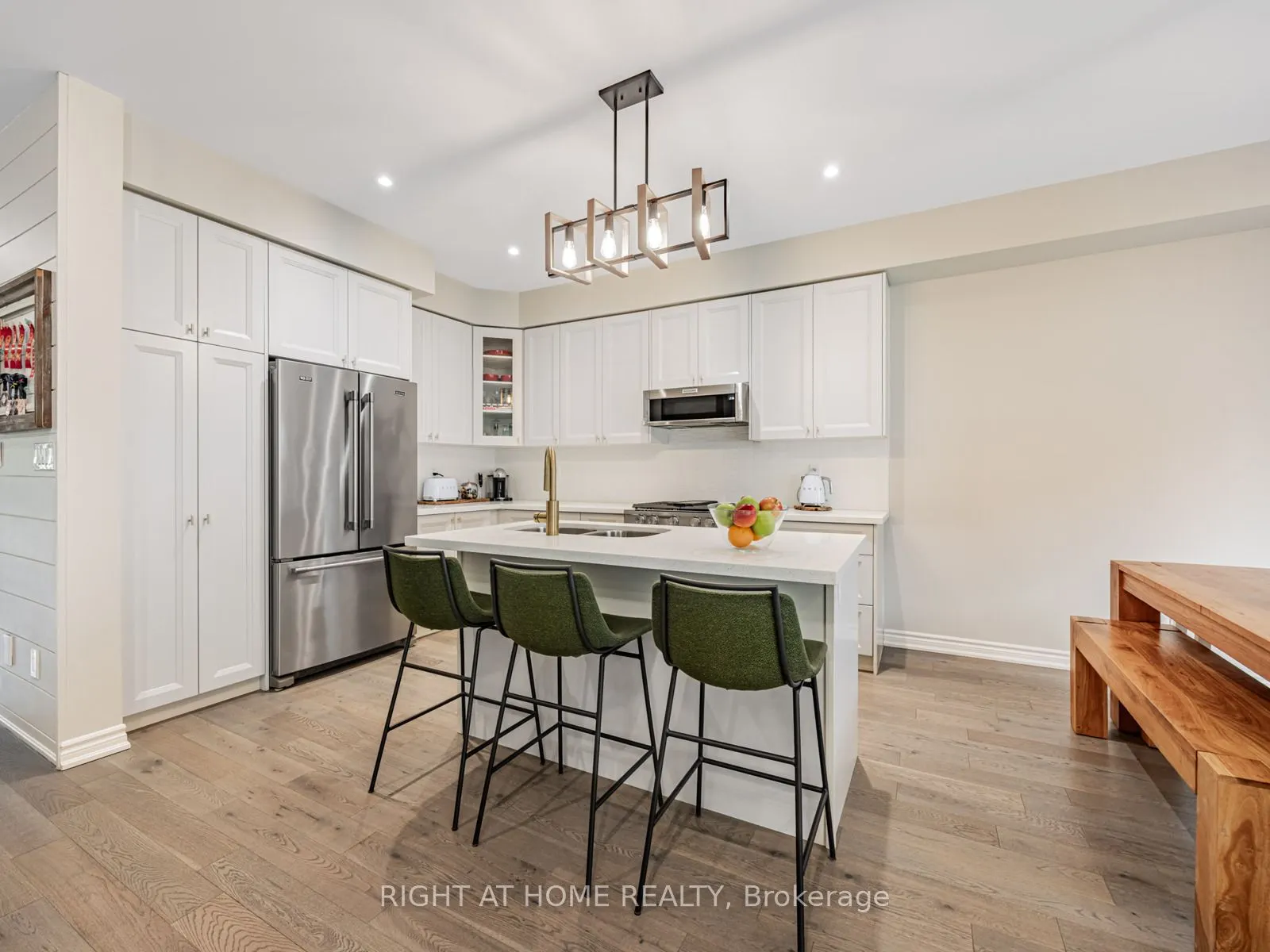 7 Harry Thornton Lane