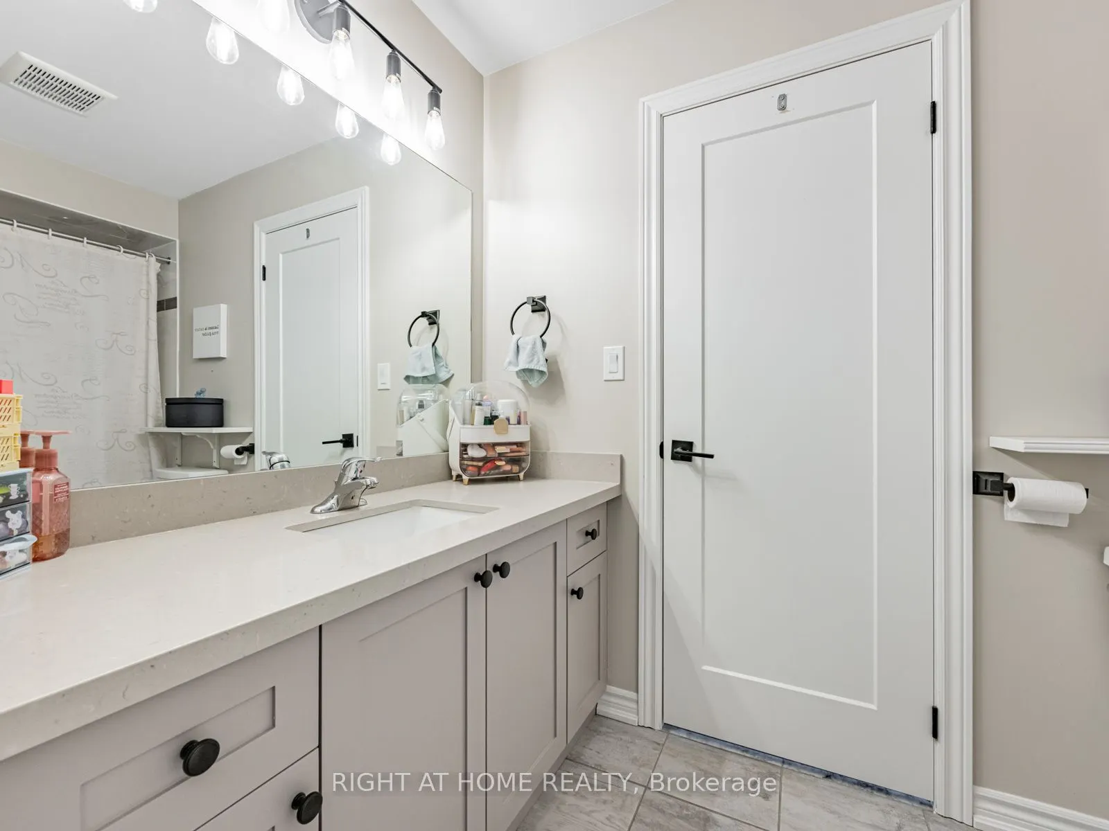 7 Harry Thornton Lane