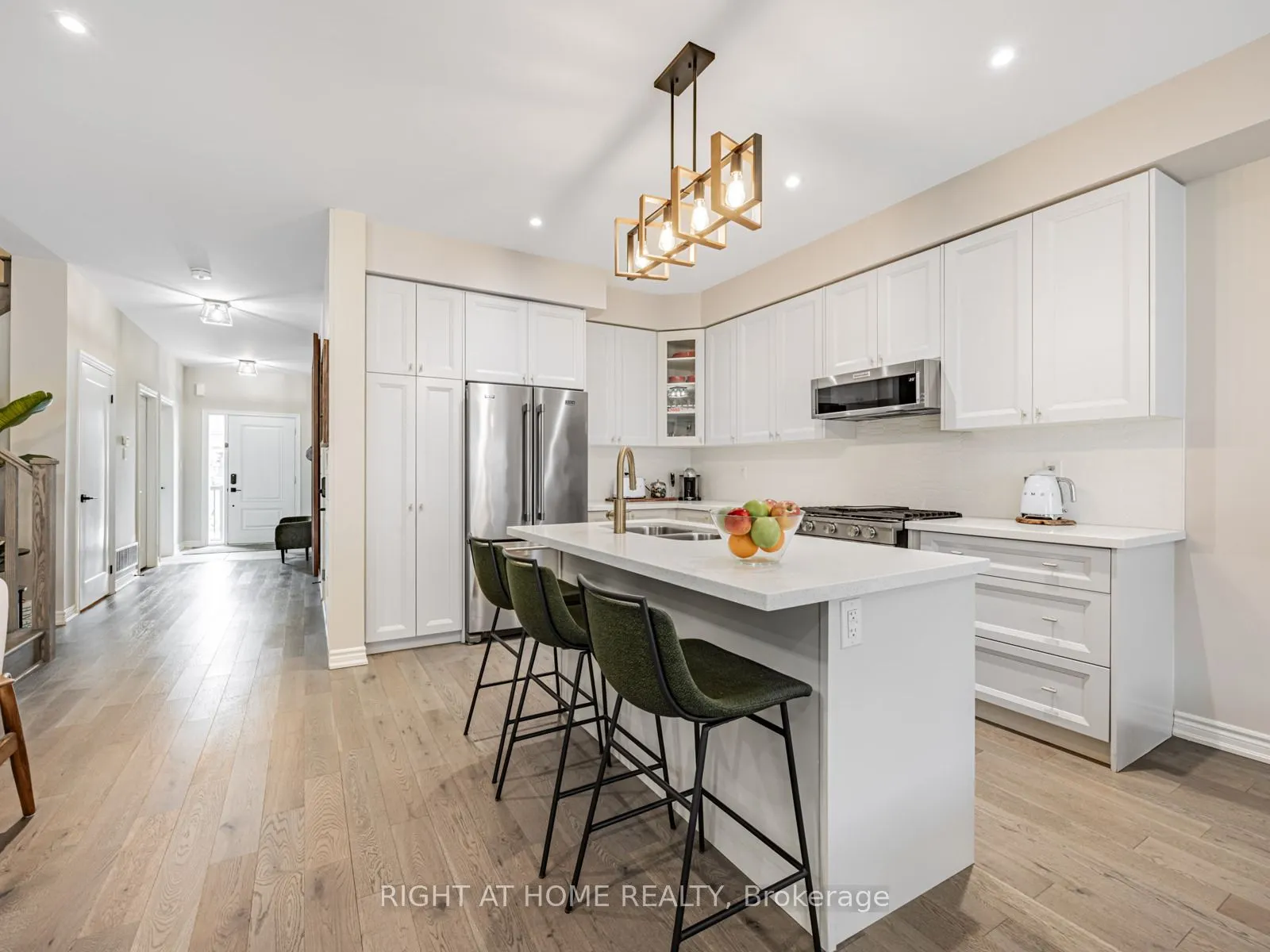 7 Harry Thornton Lane