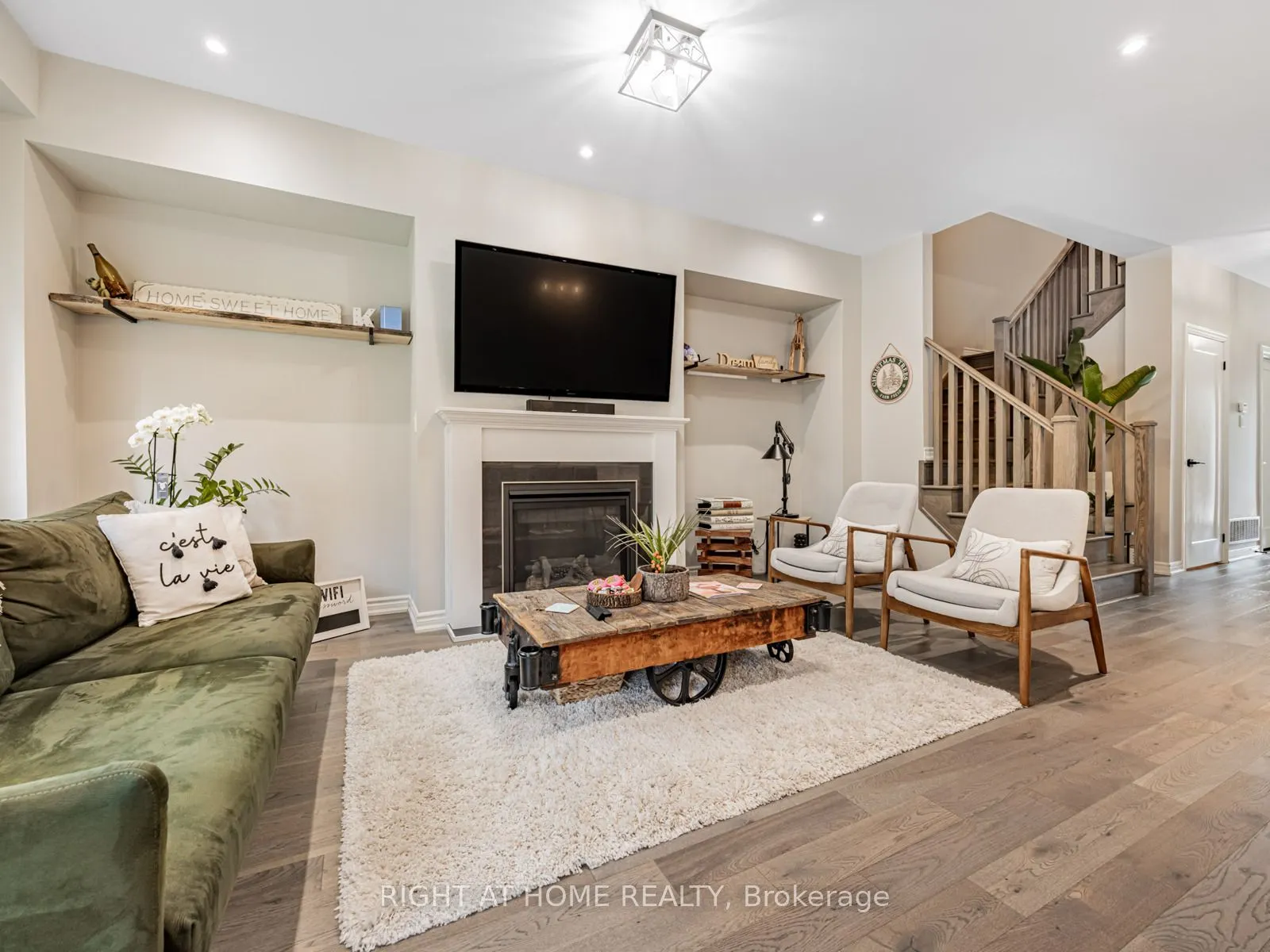 7 Harry Thornton Lane