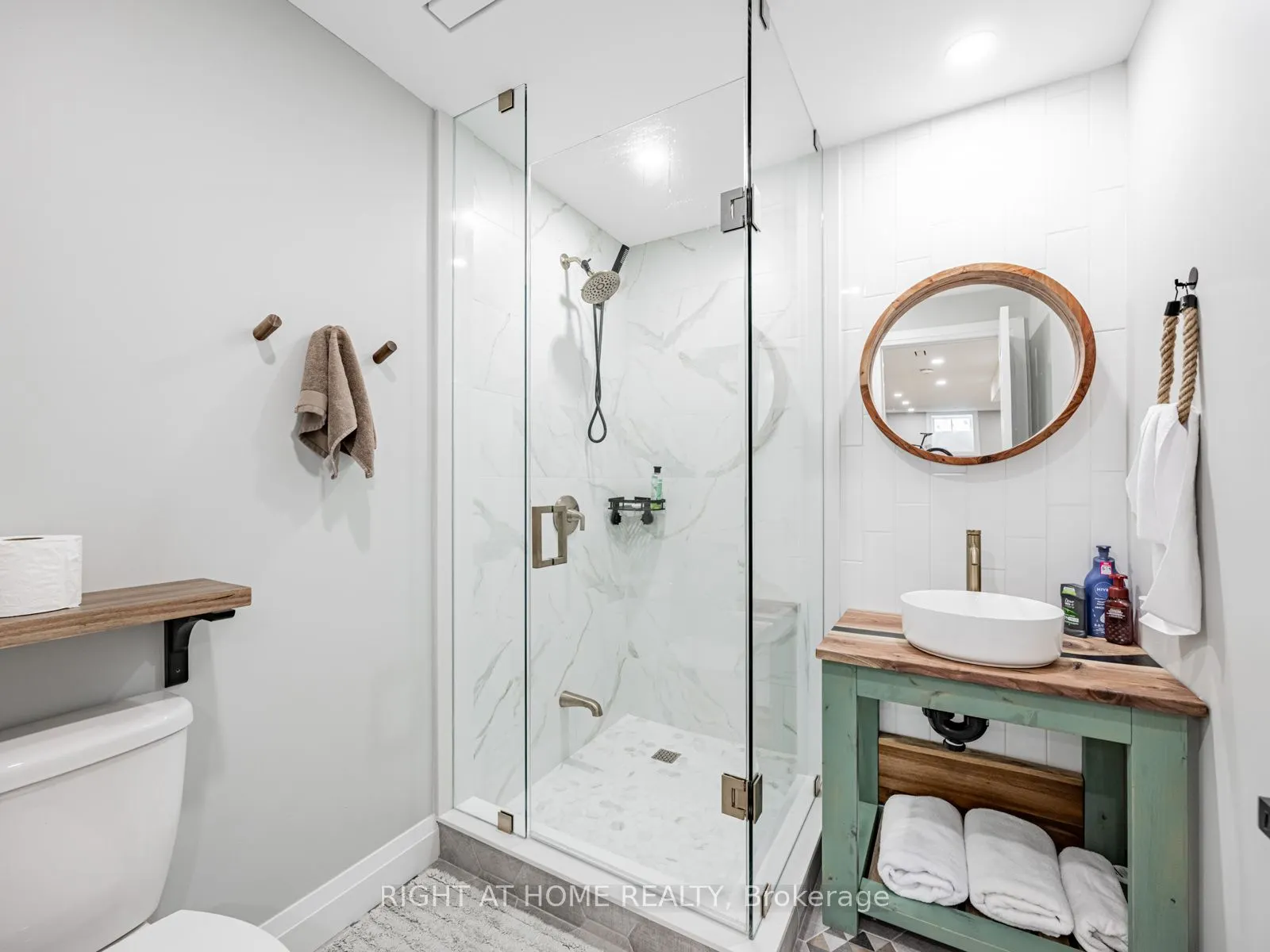 7 Harry Thornton Lane