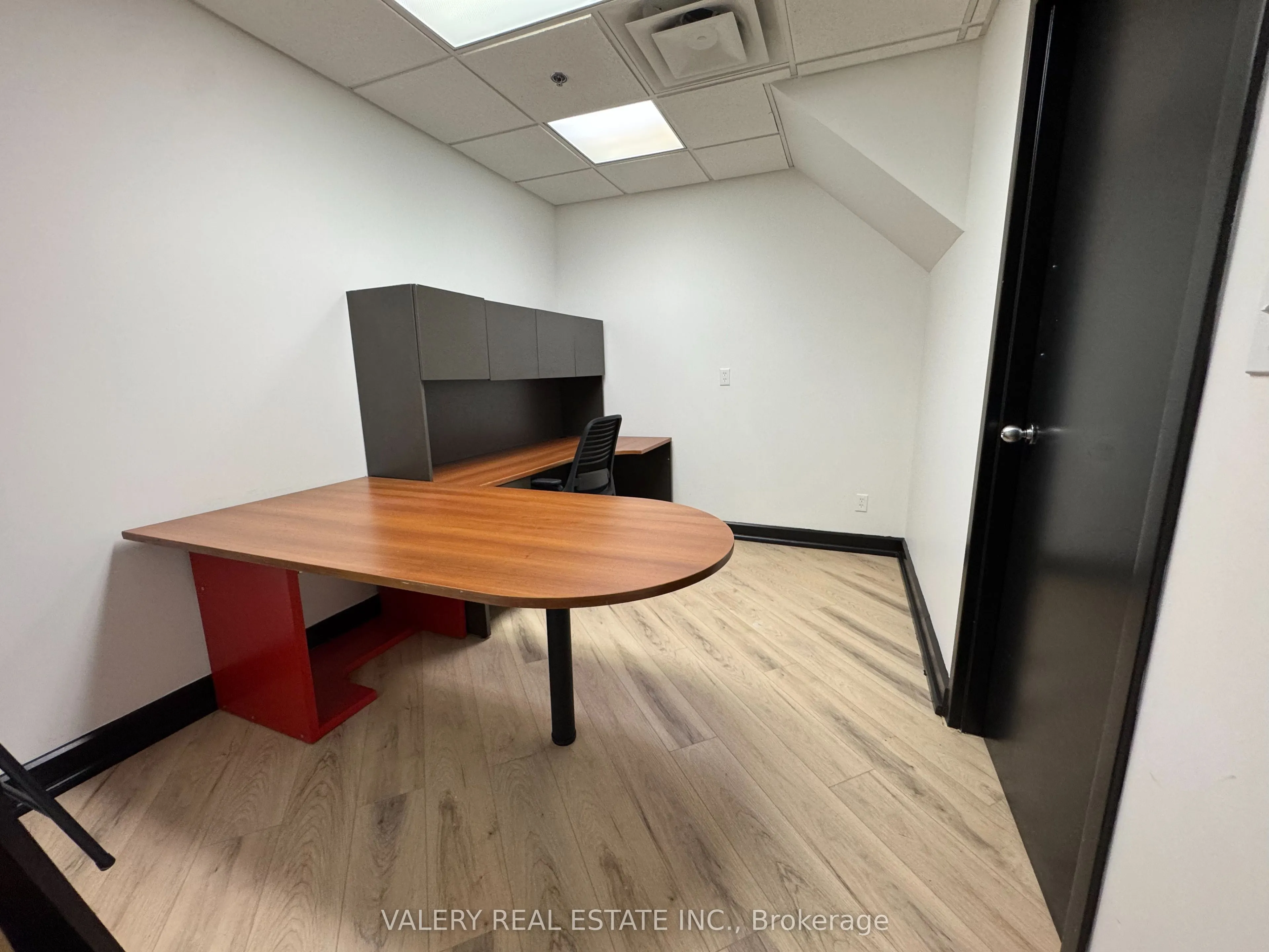 390 Edgeley Boulevard, #18