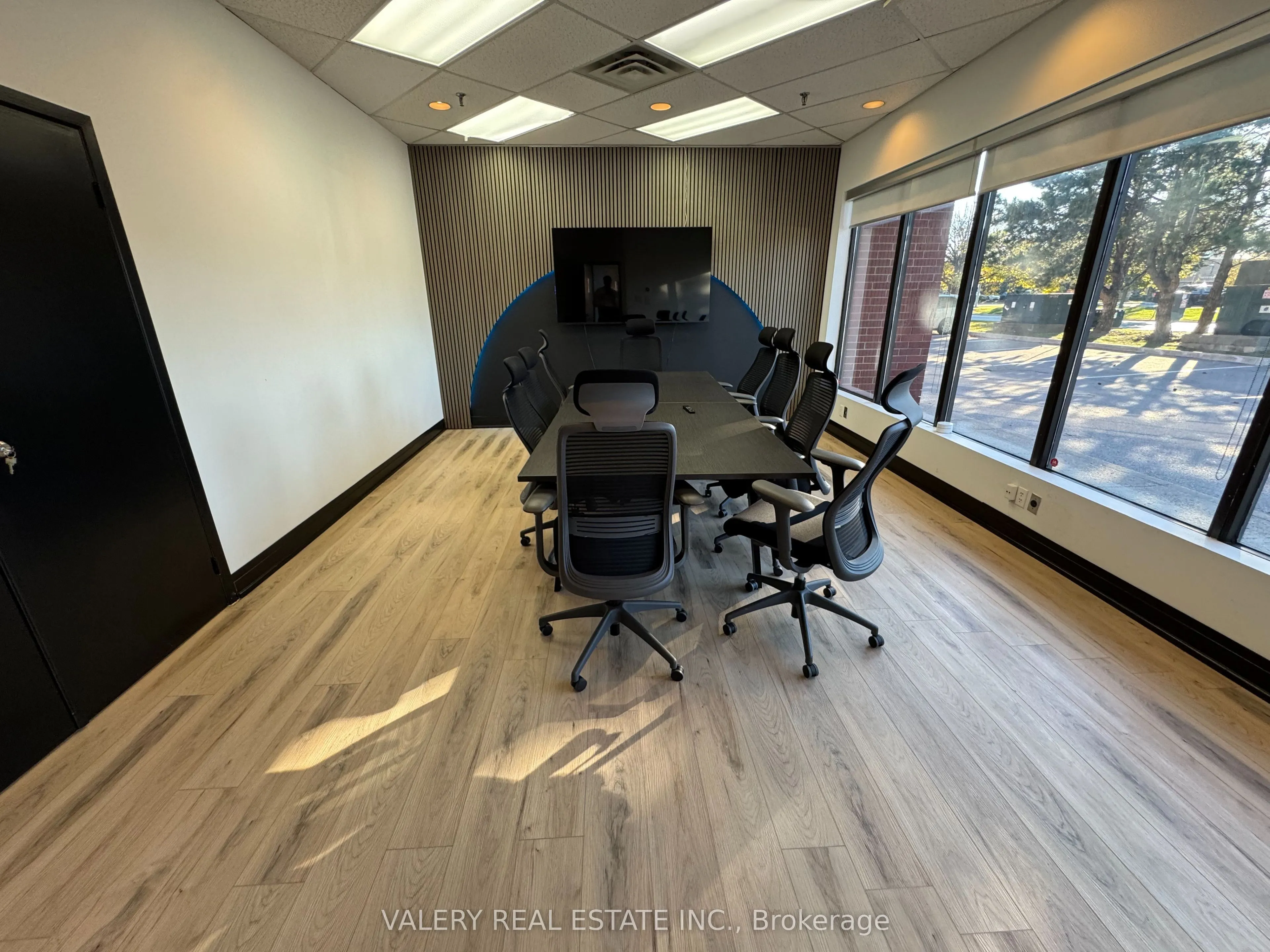 390 Edgeley Boulevard, #18