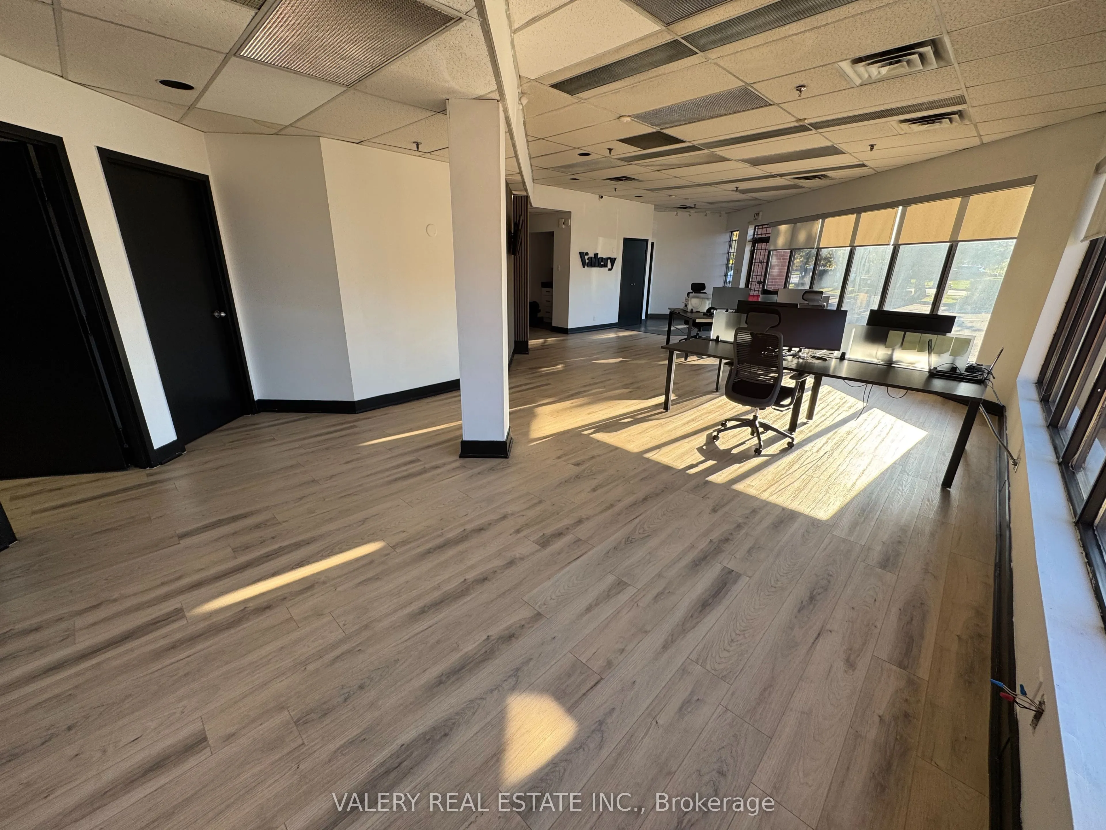 390 Edgeley Boulevard, #18