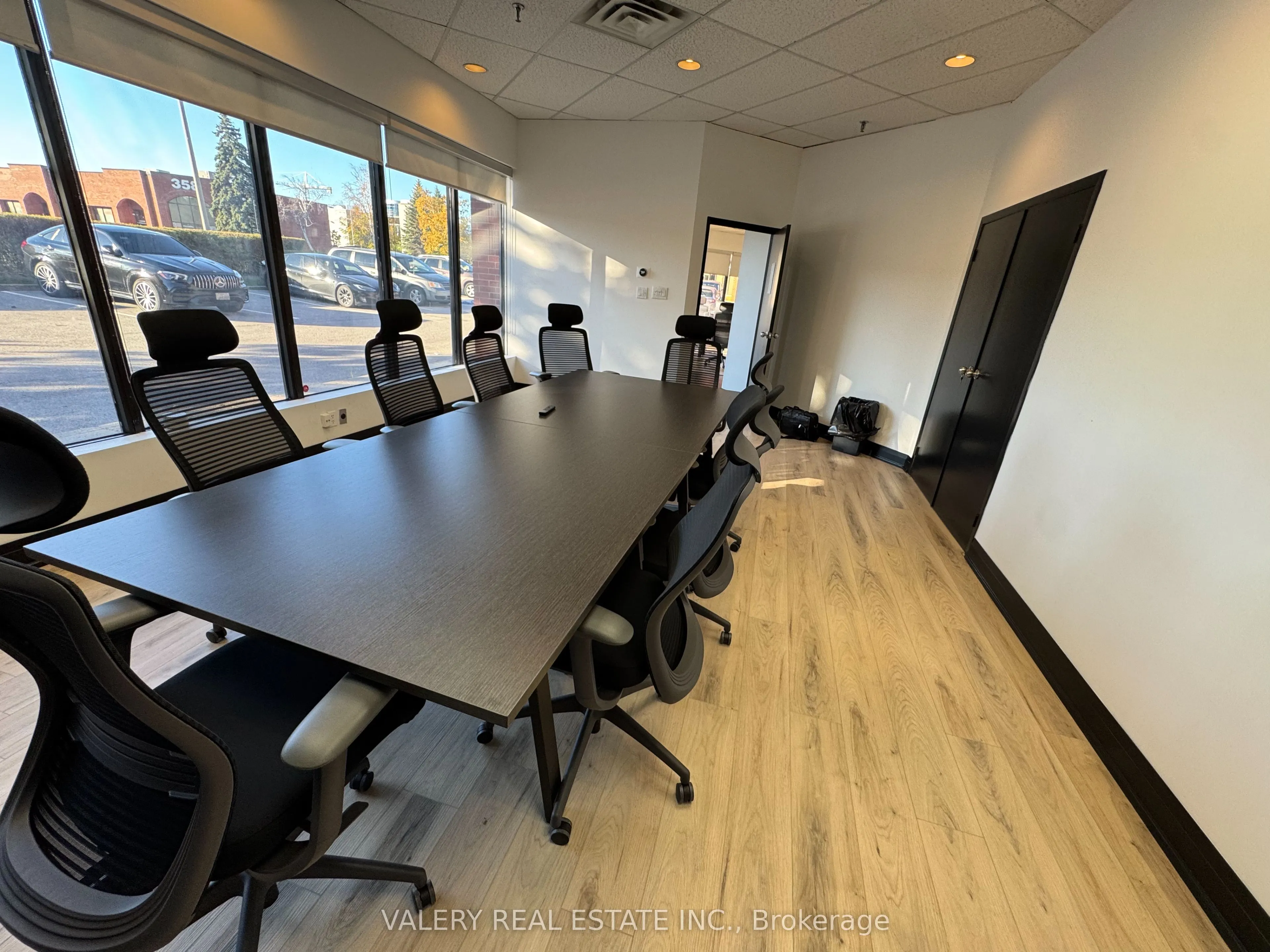 390 Edgeley Boulevard, #18