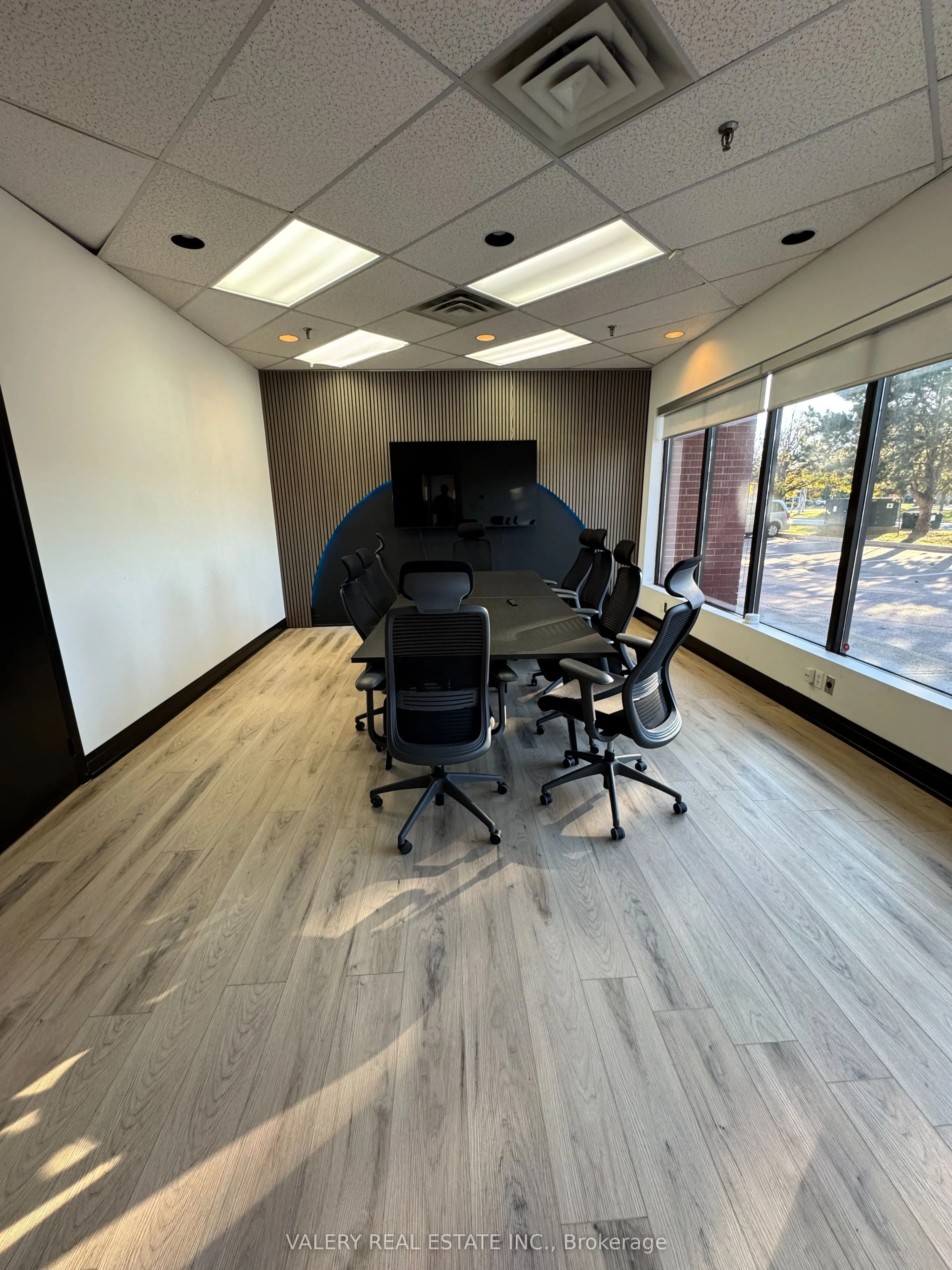 390 Edgeley Boulevard, #18