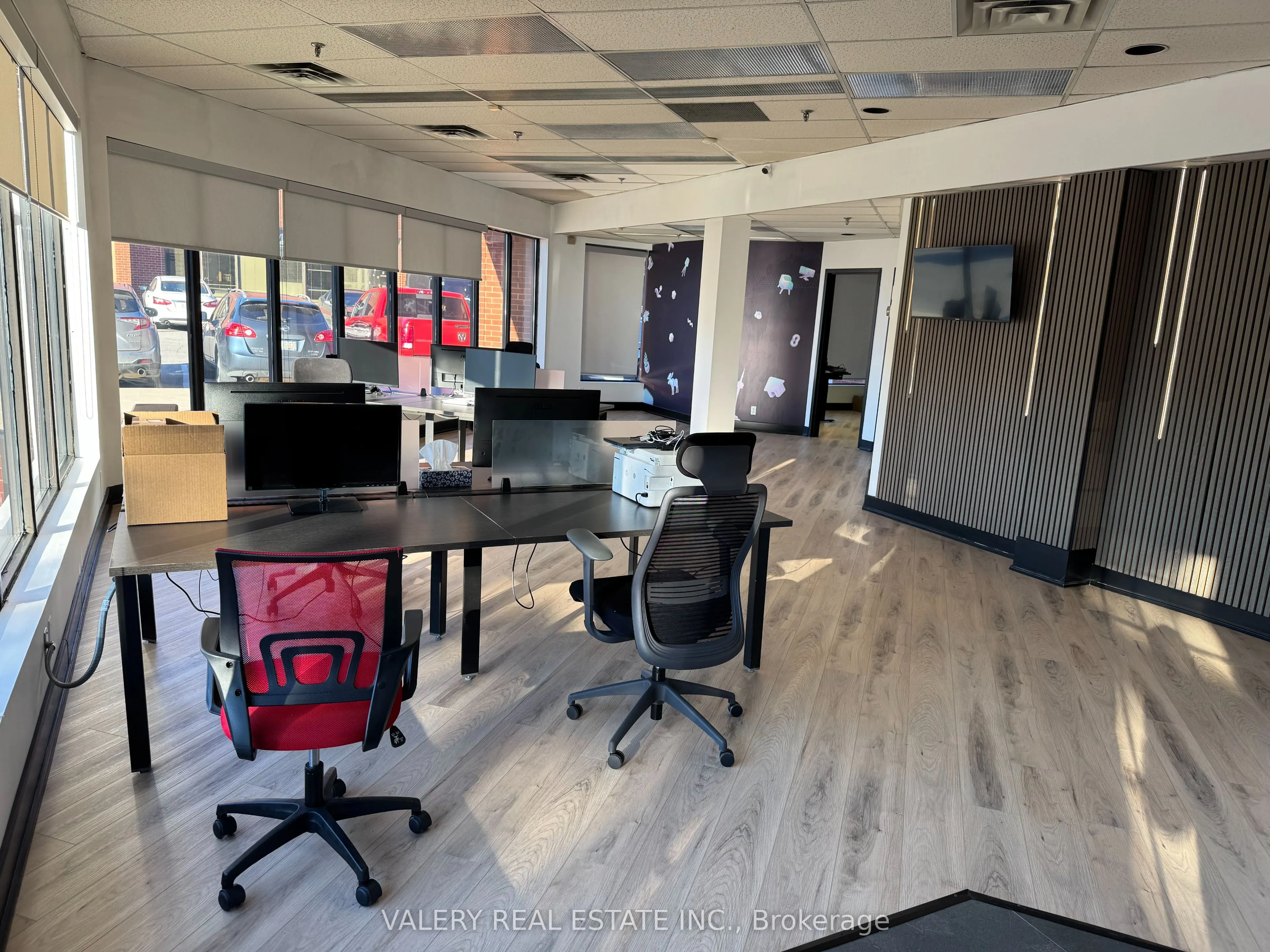 390 Edgeley Boulevard, #18