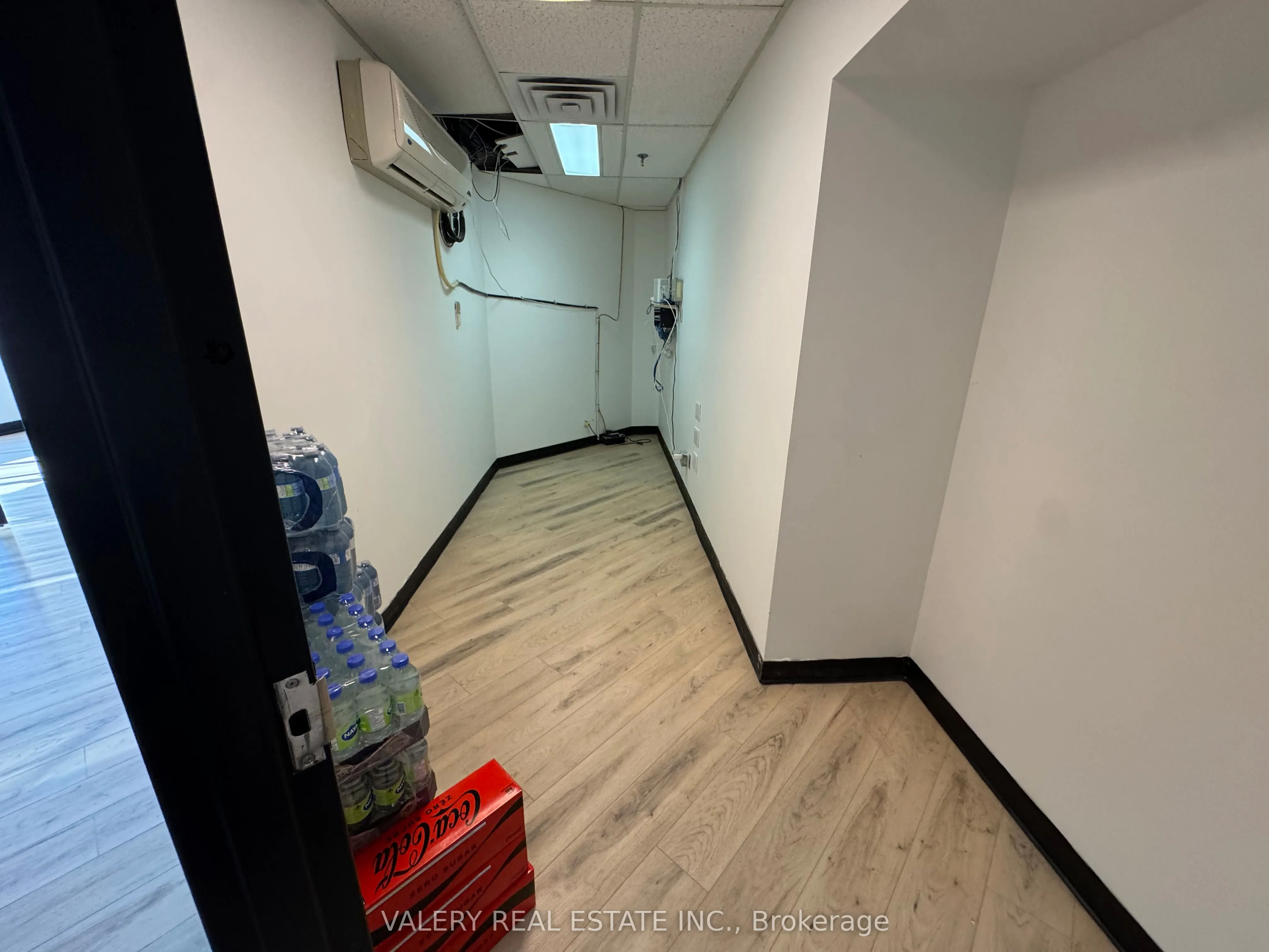 390 Edgeley Boulevard, #18