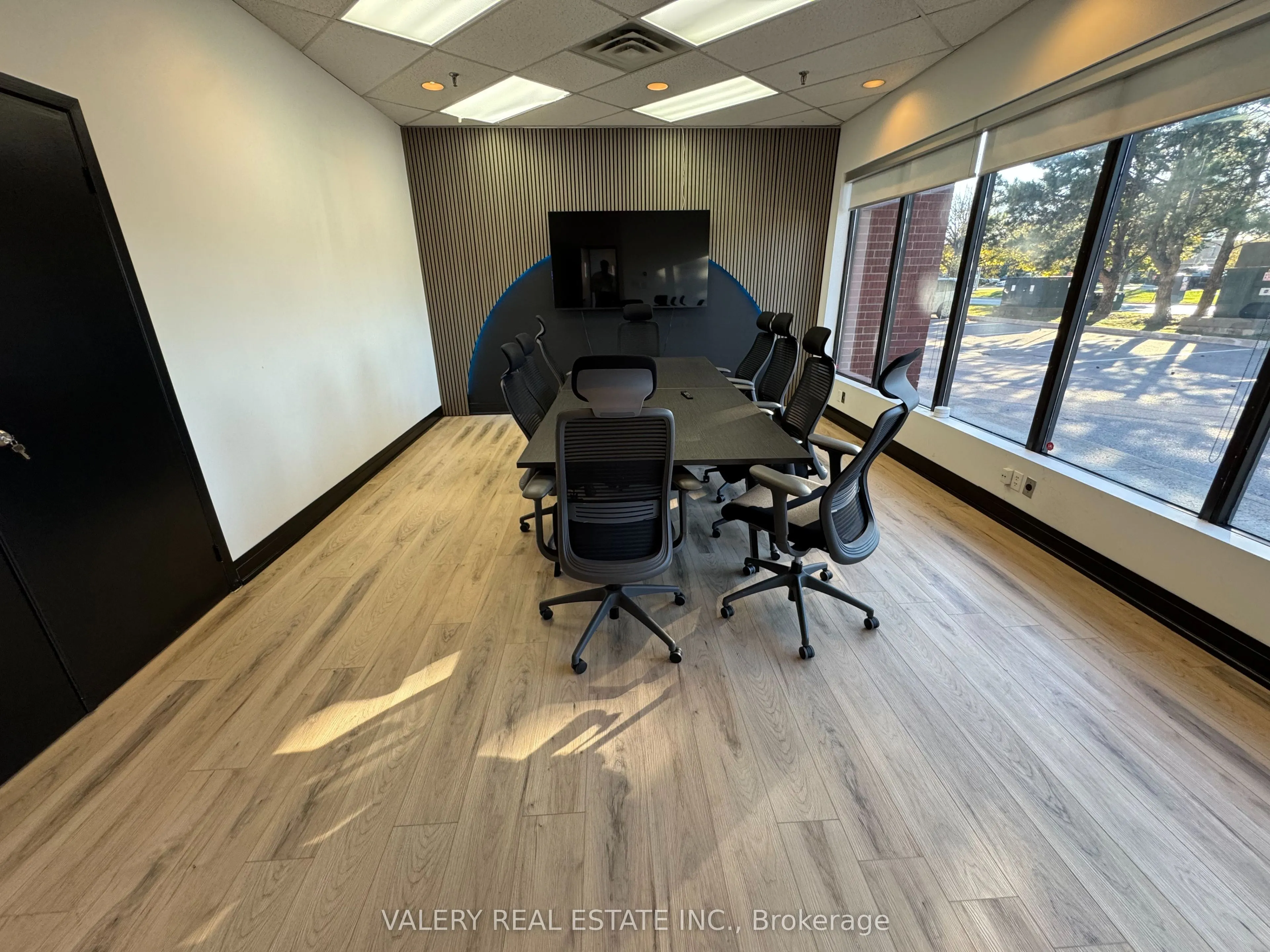 390 Edgeley Boulevard, #18