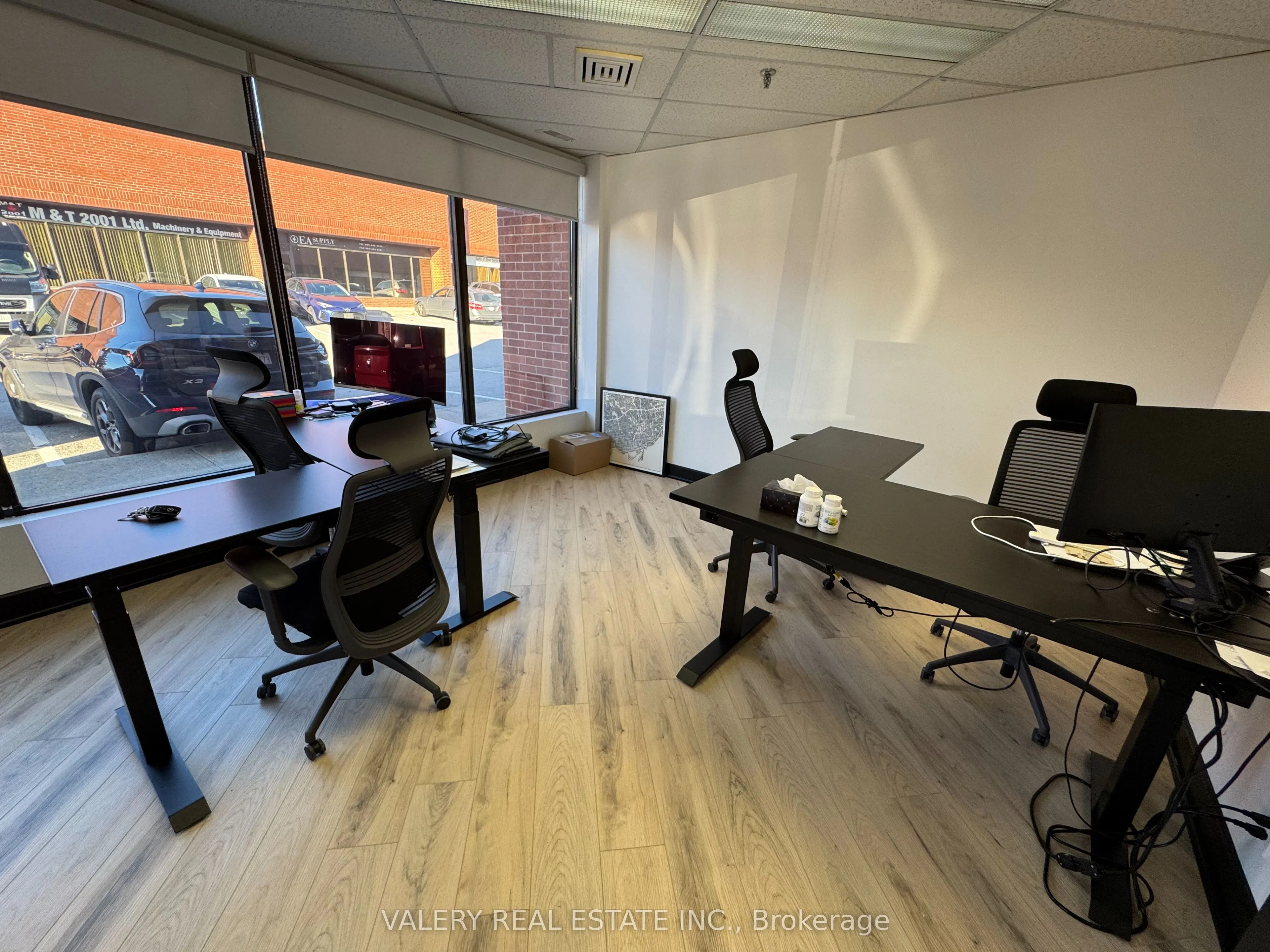 390 Edgeley Boulevard, #18