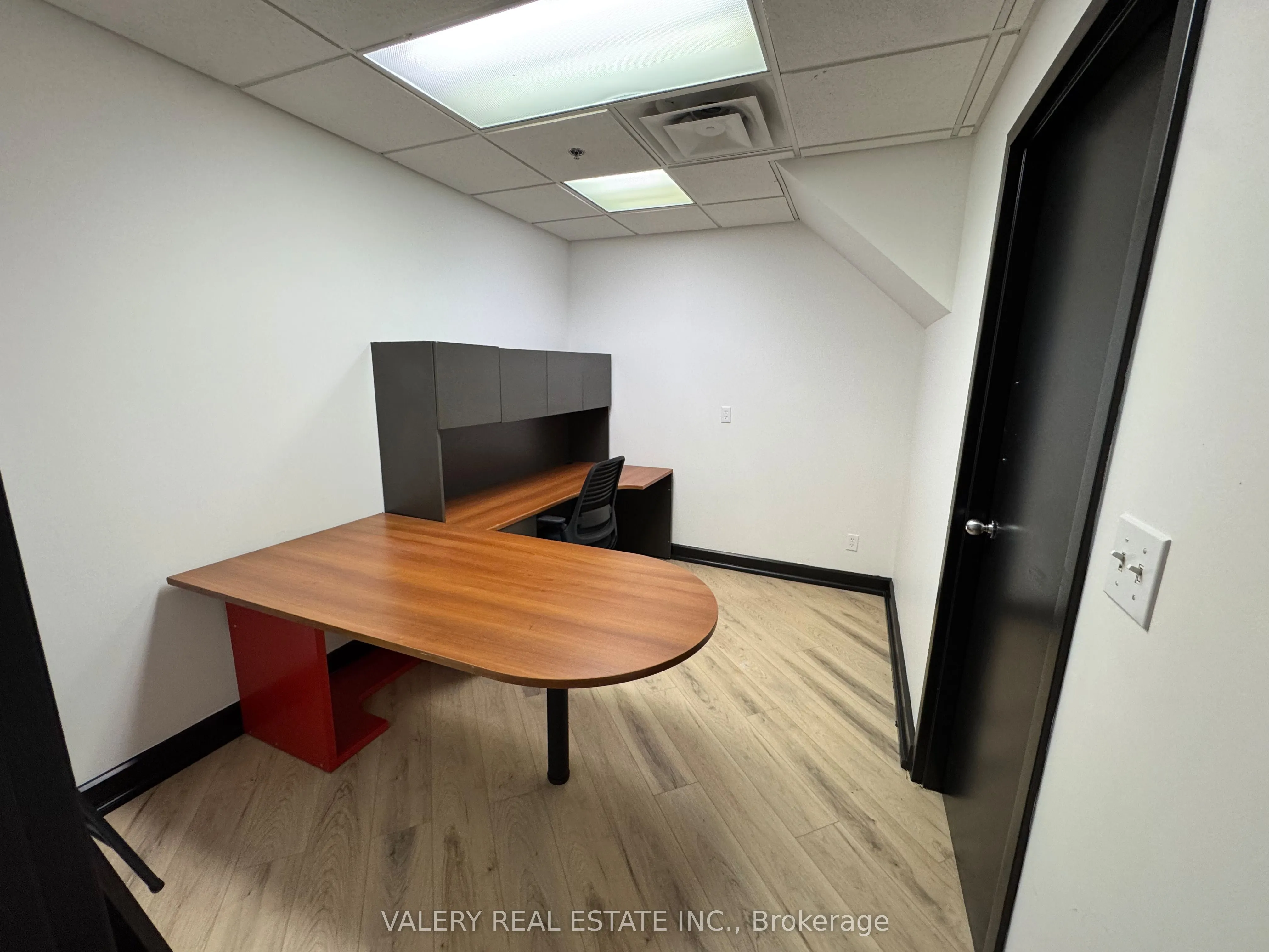 390 Edgeley Boulevard, #18