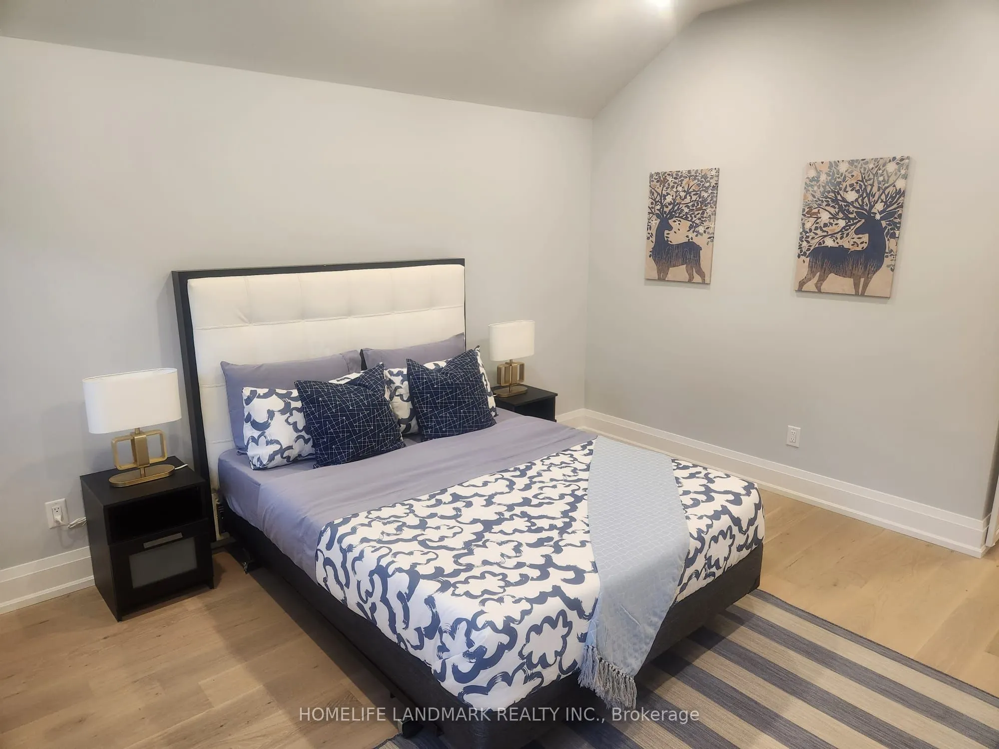 452 D'arcy Street S, #Main Unit