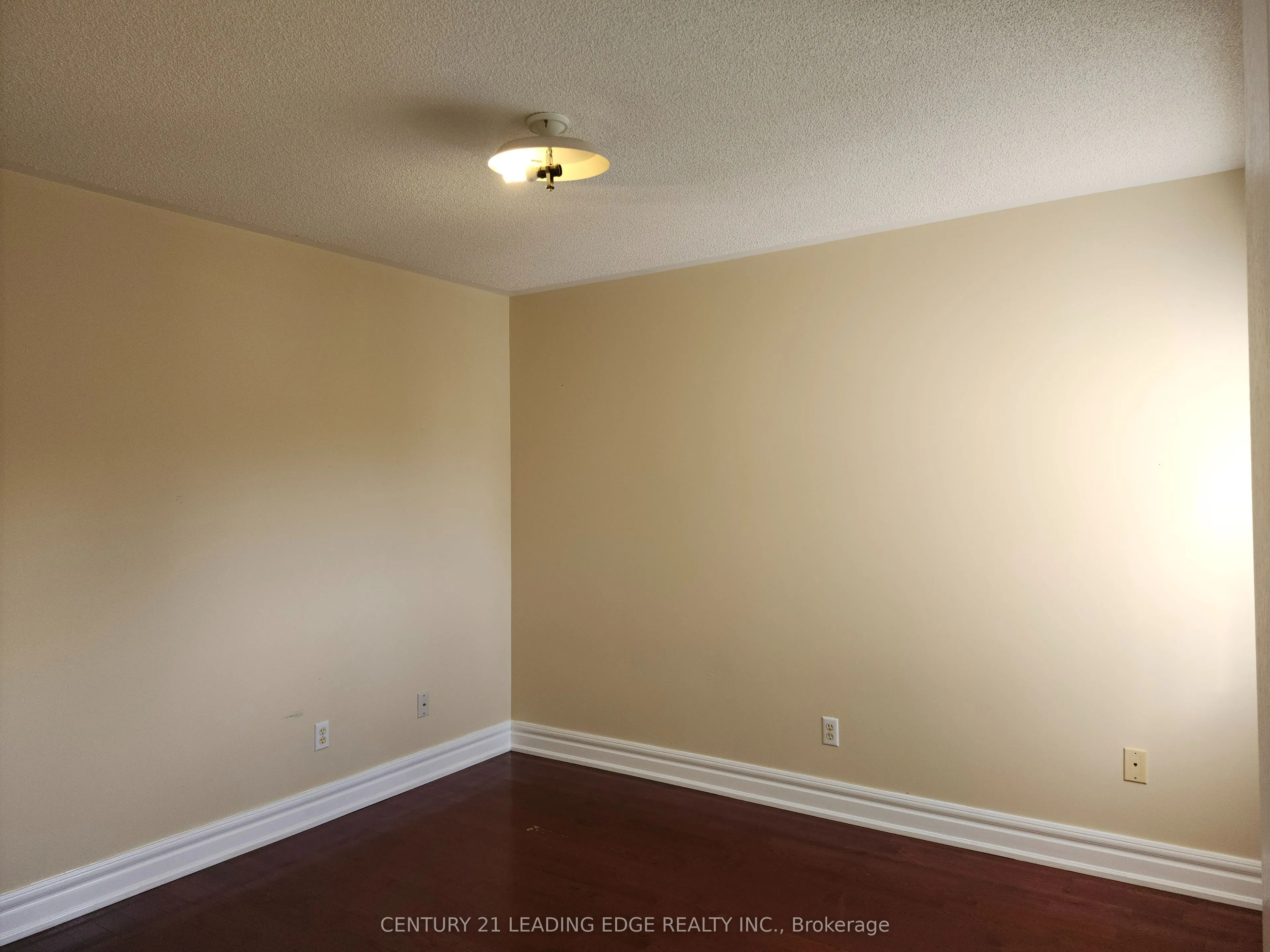 140 Roxbury Street, #Main