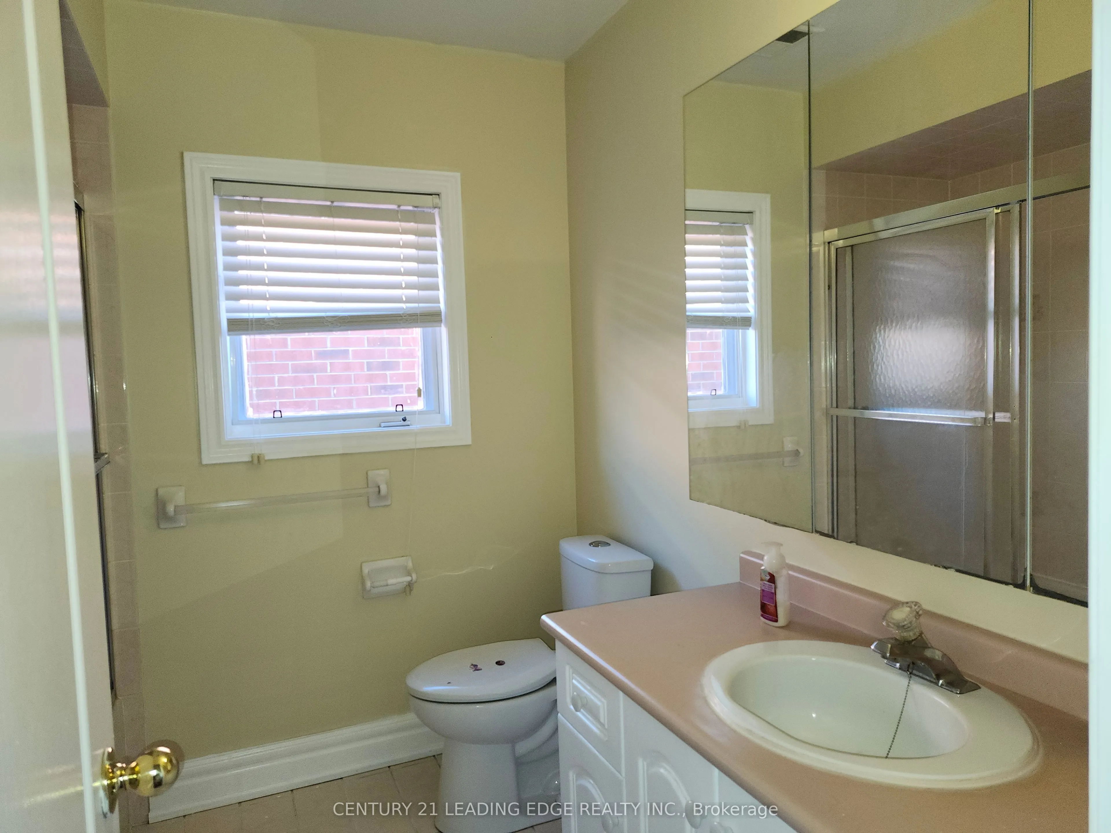 140 Roxbury Street, #Main